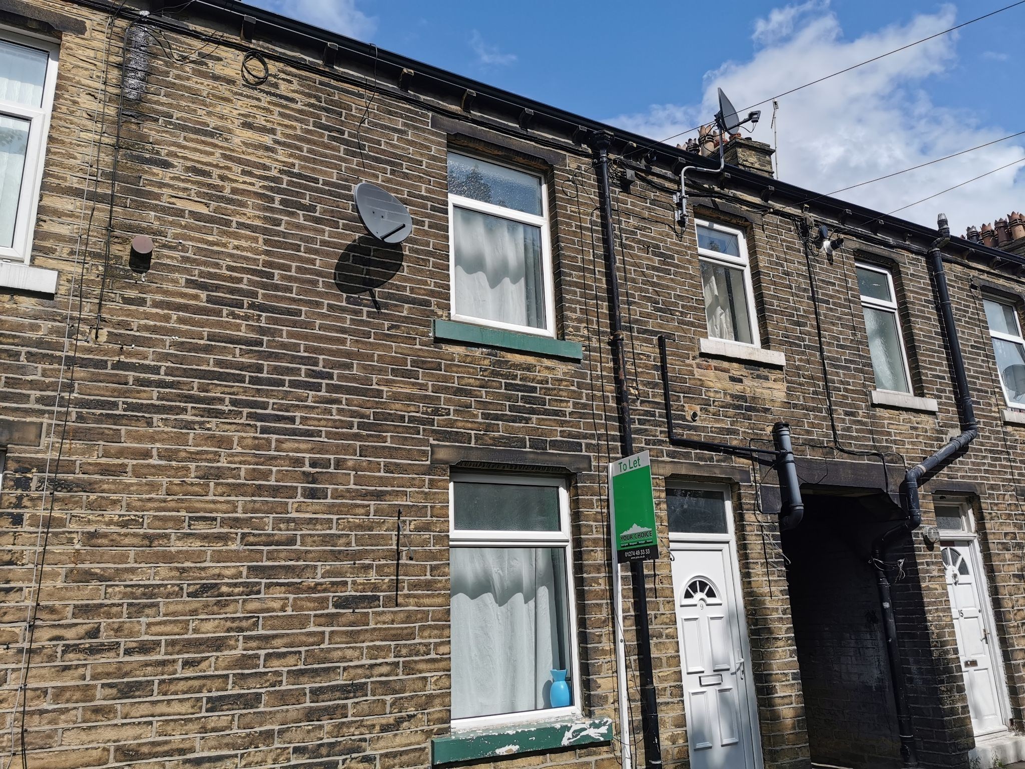 2 bedroom mid terraced house Let in Bradford - Photograph 6.