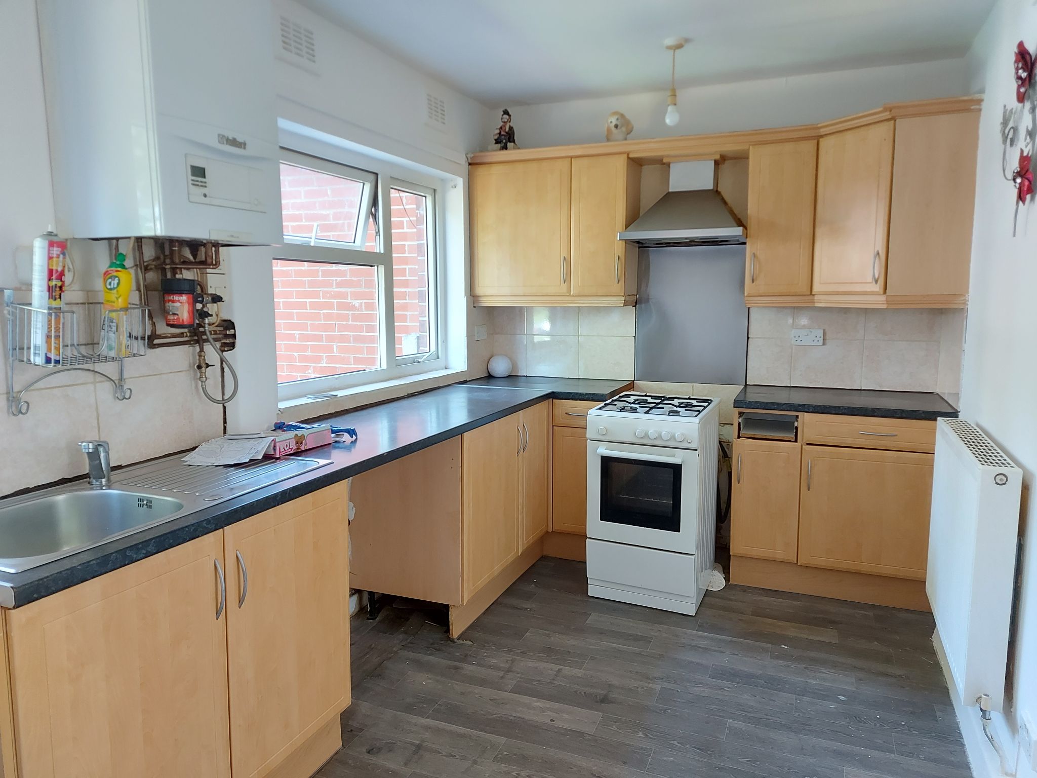 3 bedroom semi-detached house To Let in Bradford - Property photograph.