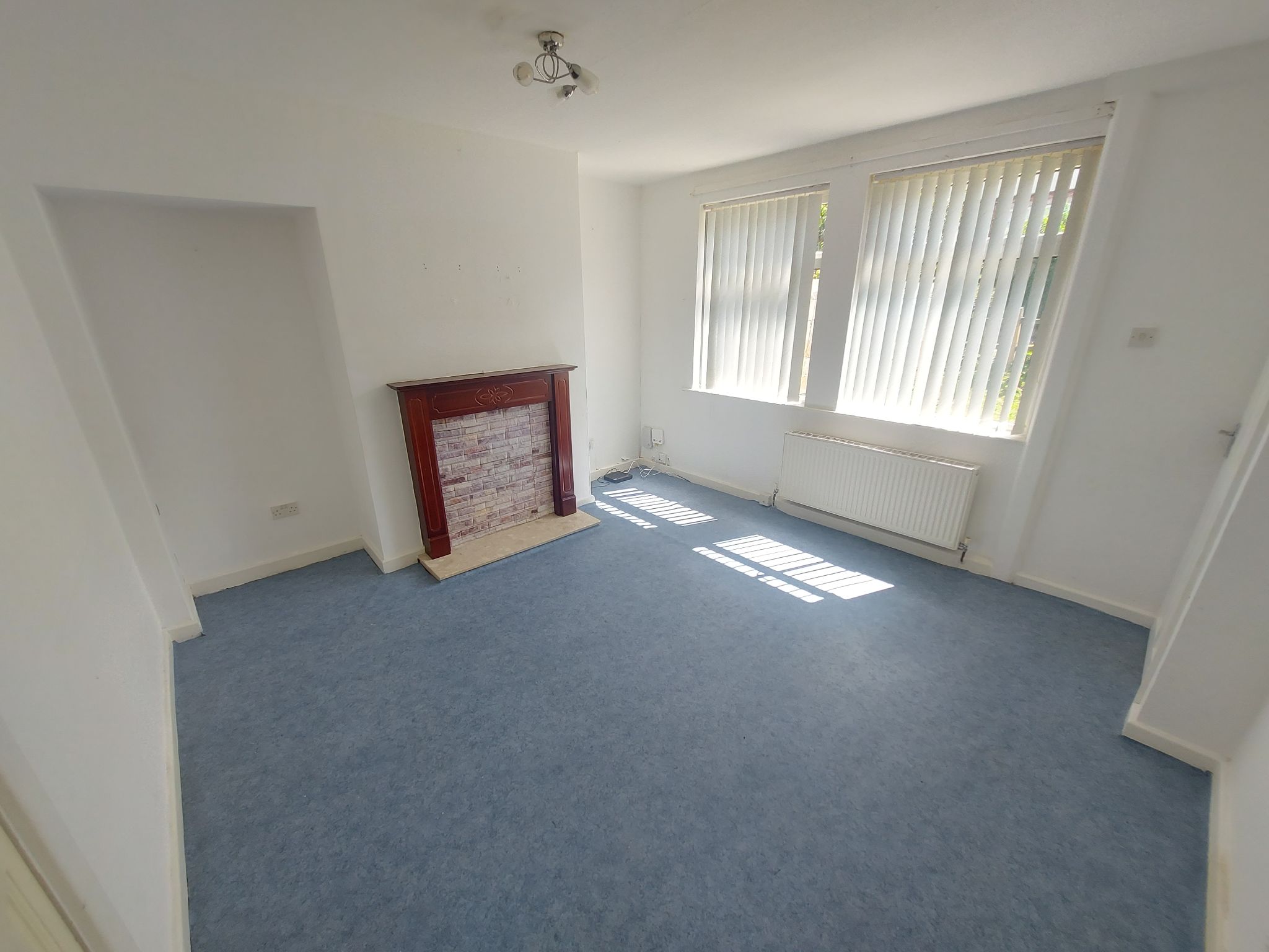 3 bedroom semi-detached house To Let in Bradford - Property photograph.