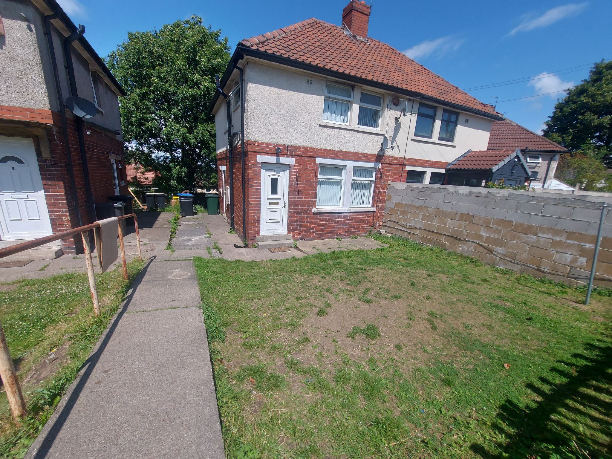 3 bedroom semi-detached house To Let in Bradford - Property photograph.