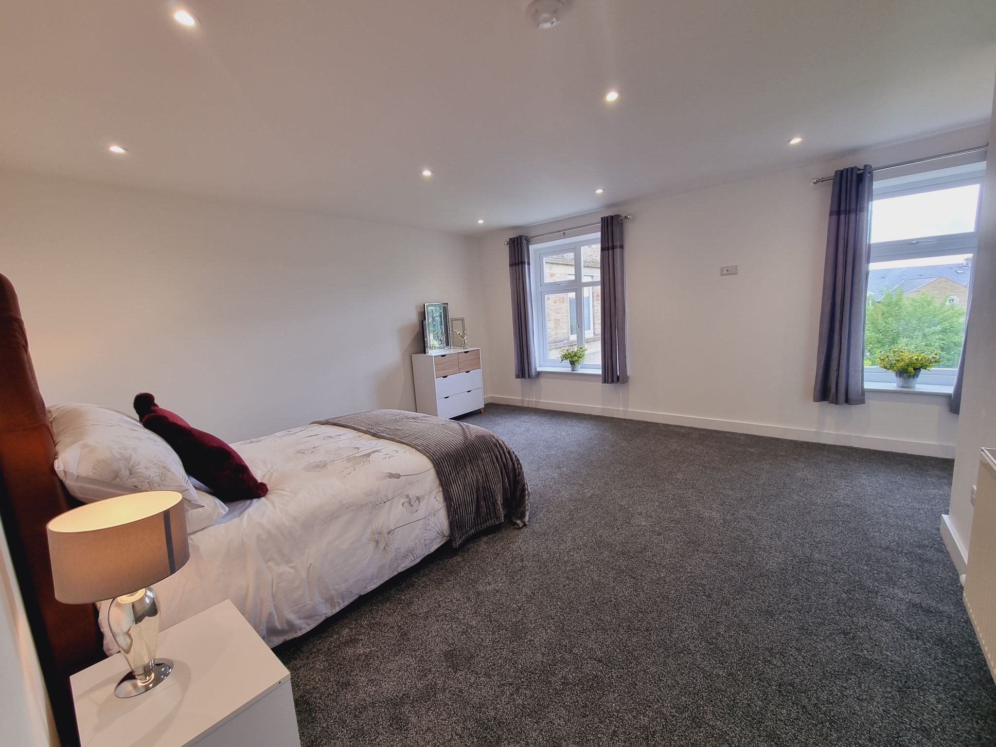 12 bedroom detached house  in Bradford - Property photograph.