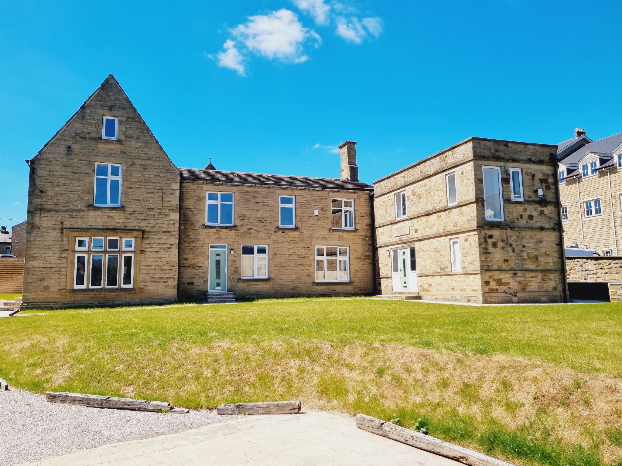 12 bedroom detached house  in Bradford - Property photograph.