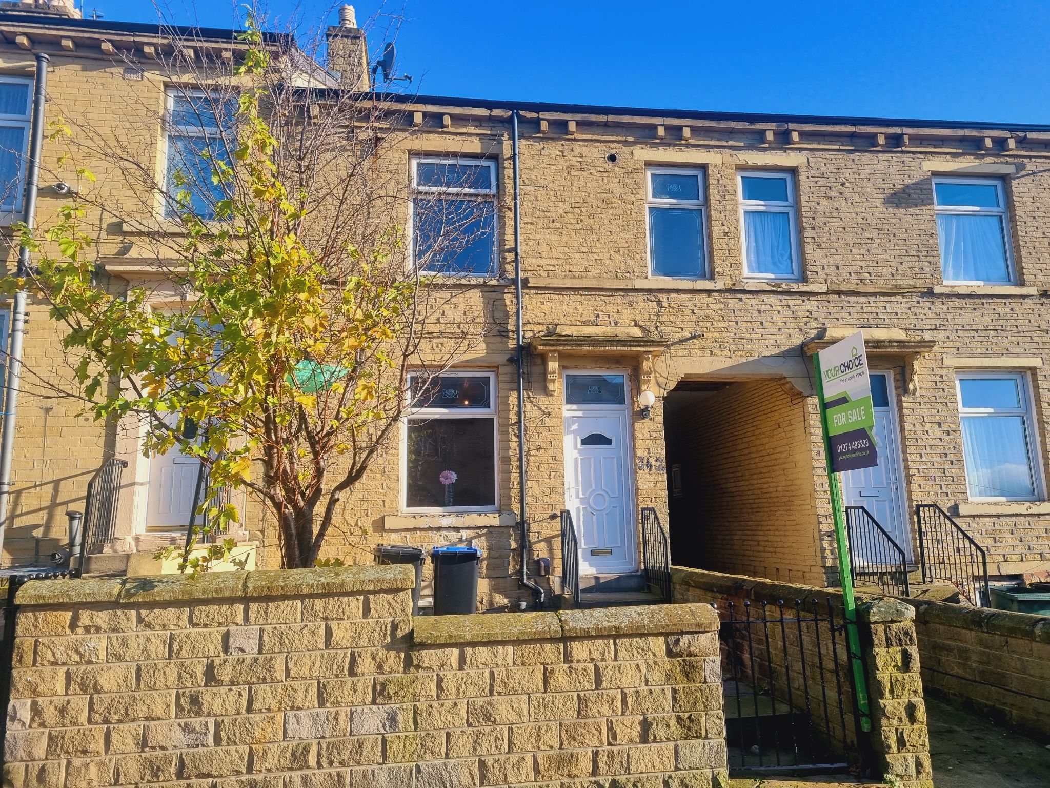 3 bedroom mid terraced house Let in Bradford - Photograph 1.