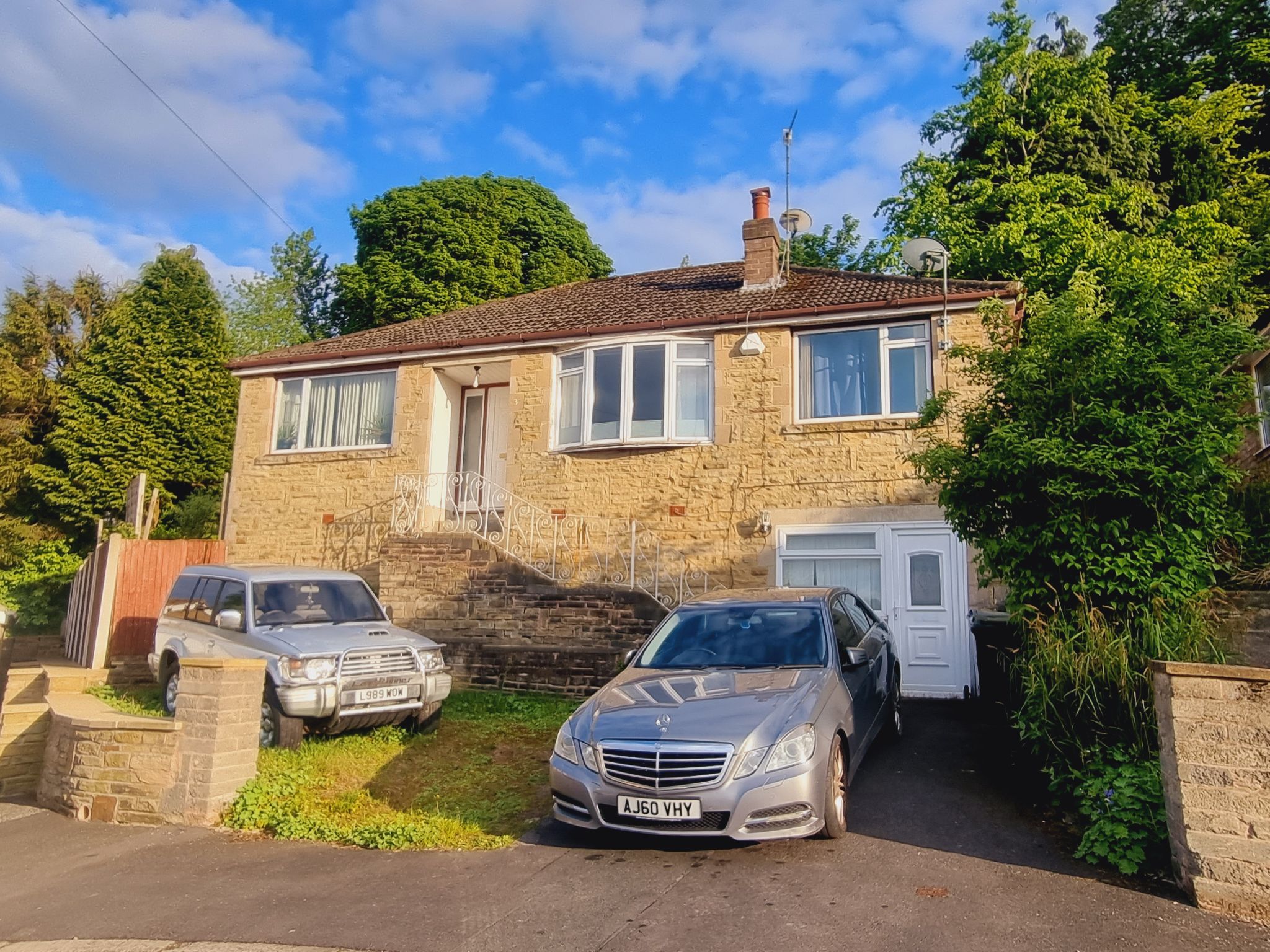 4 bedroom detached bungalow For Sale in Bradford - Photograph 1.