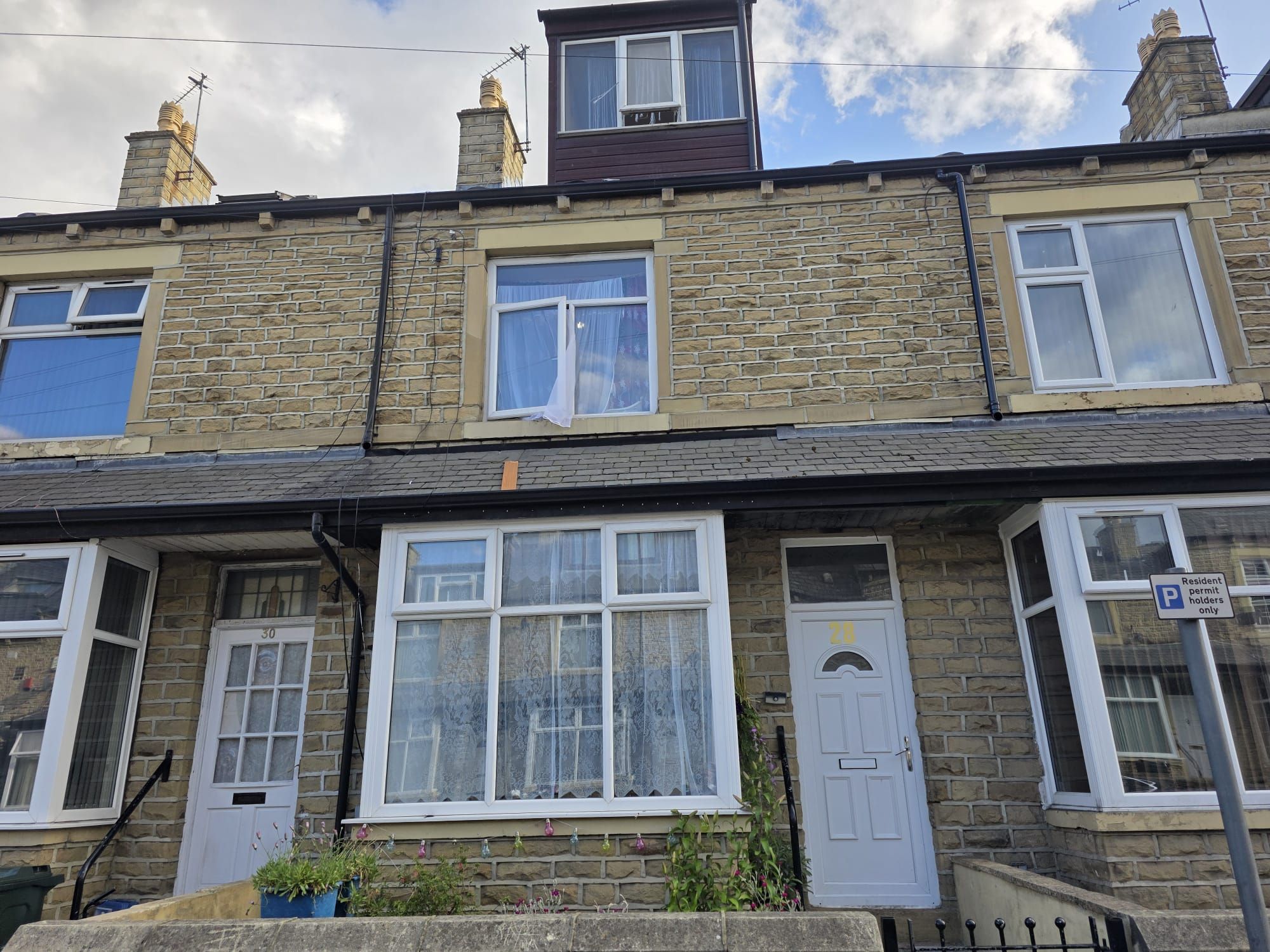 3 bedroom mid terraced house For Sale in Bradford - Photograph 24.