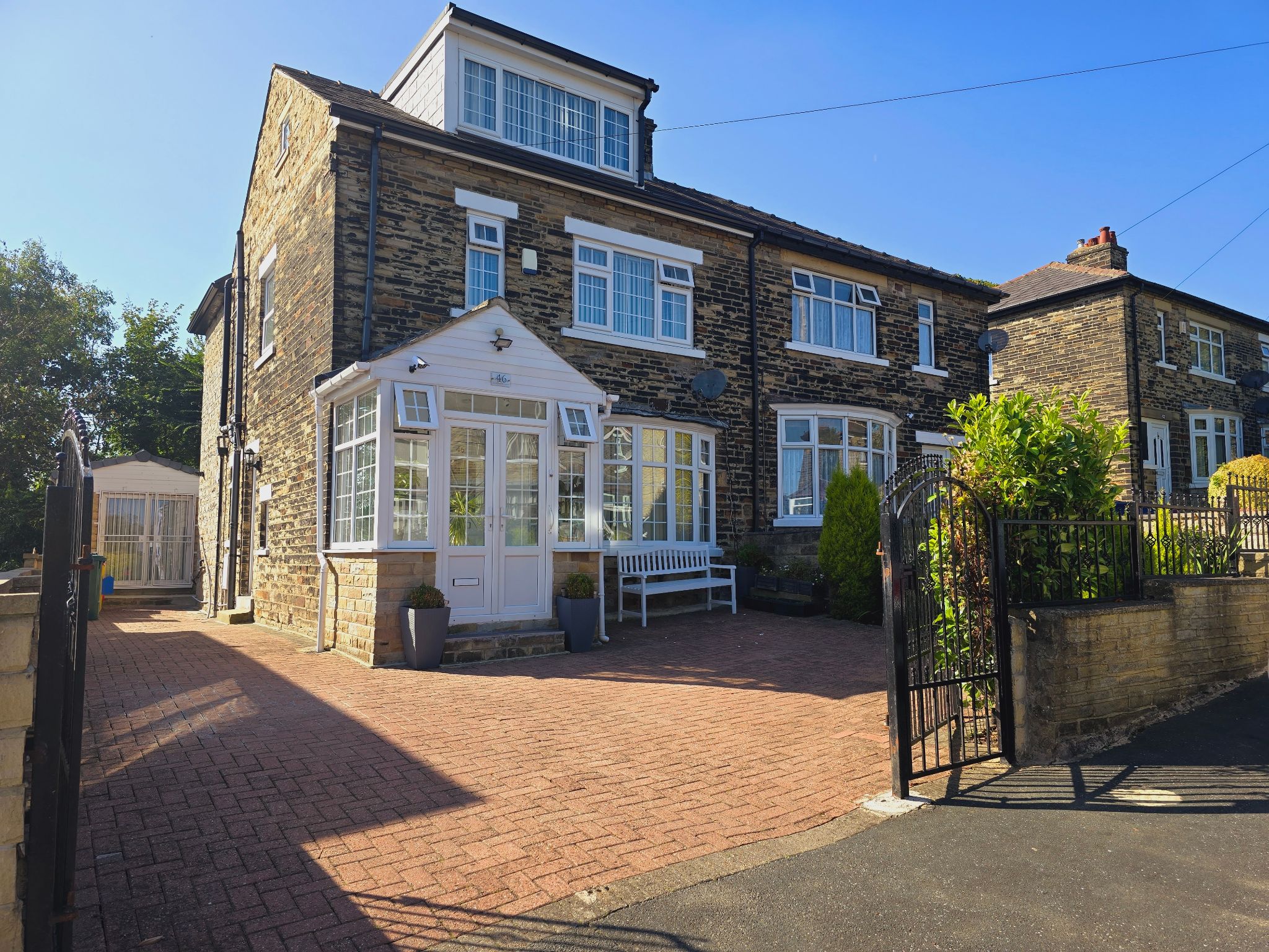 6 bedroom semi-detached house SSTC in Bradford - Property photograph.