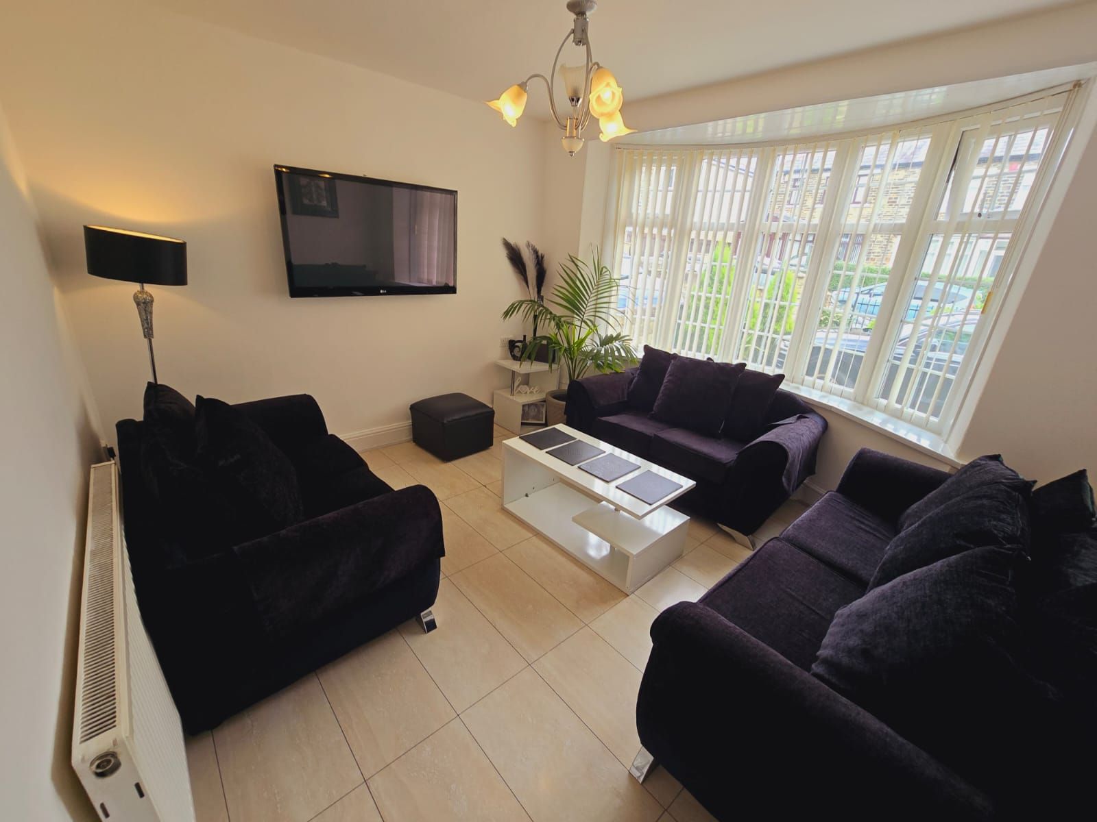 6 bedroom semi-detached house SSTC in Bradford - Property photograph.
