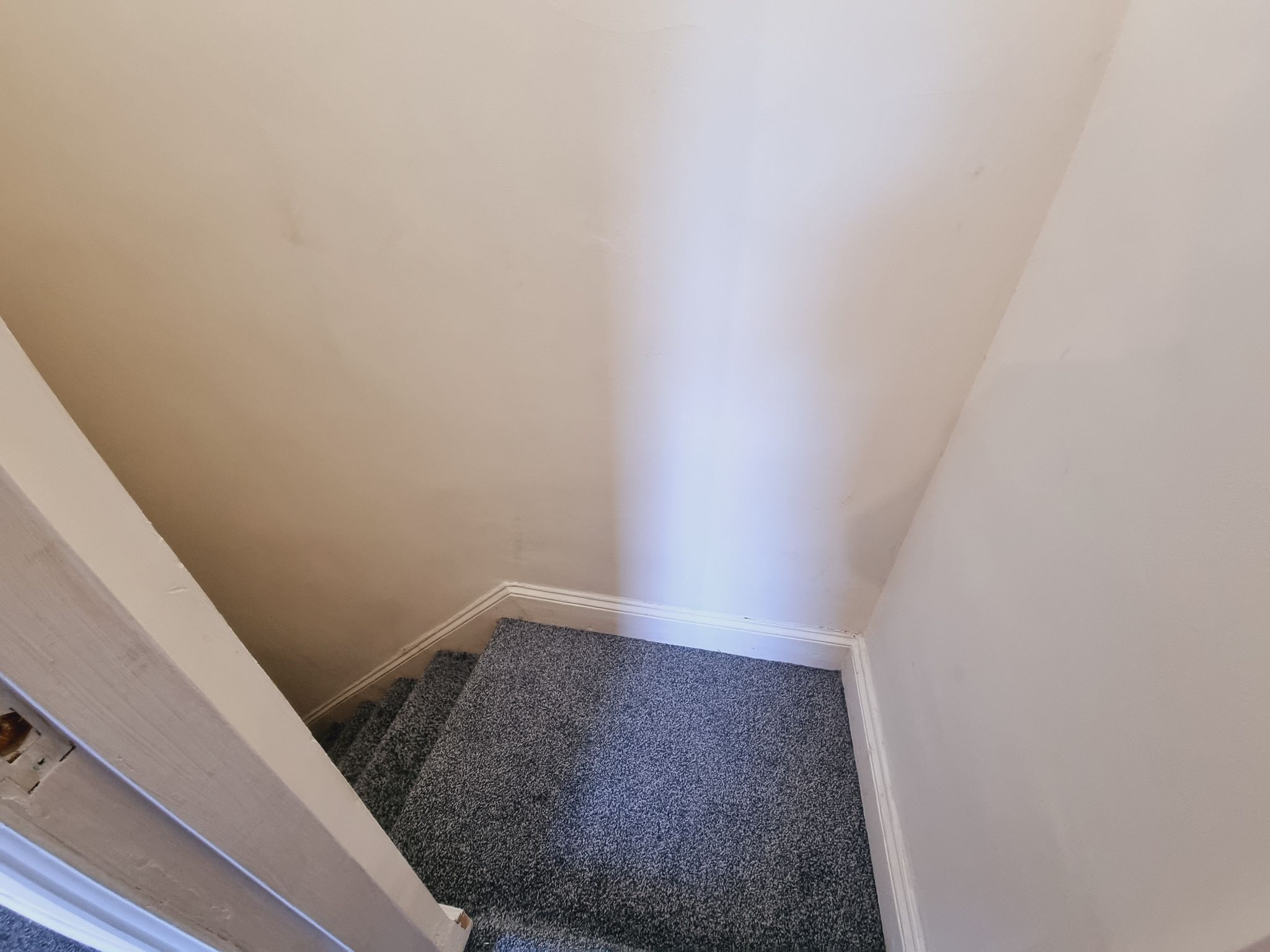 1 bedroom mid terraced house To Let in Bradford - Property photograph.