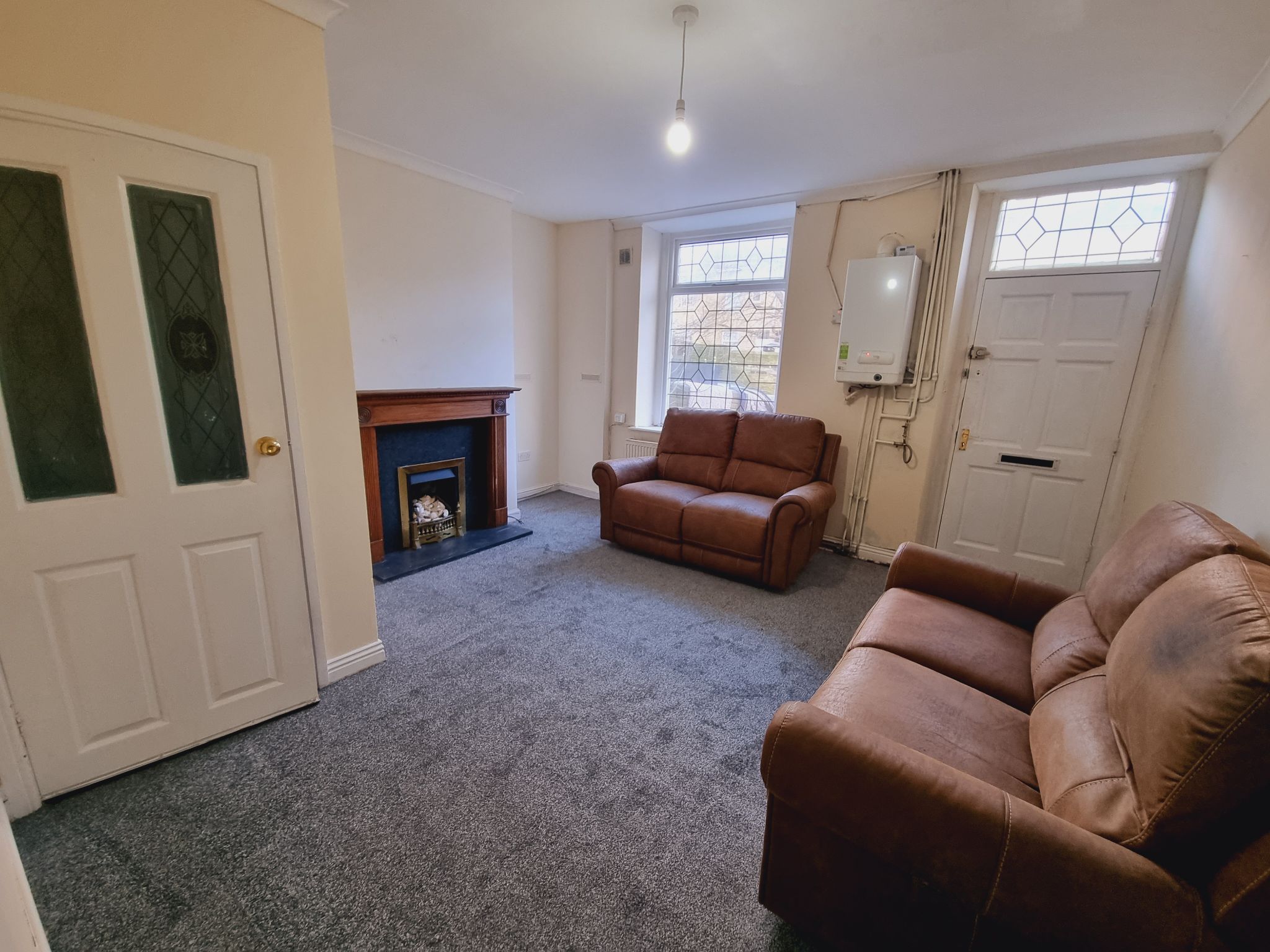 1 bedroom mid terraced house To Let in Bradford - Property photograph.