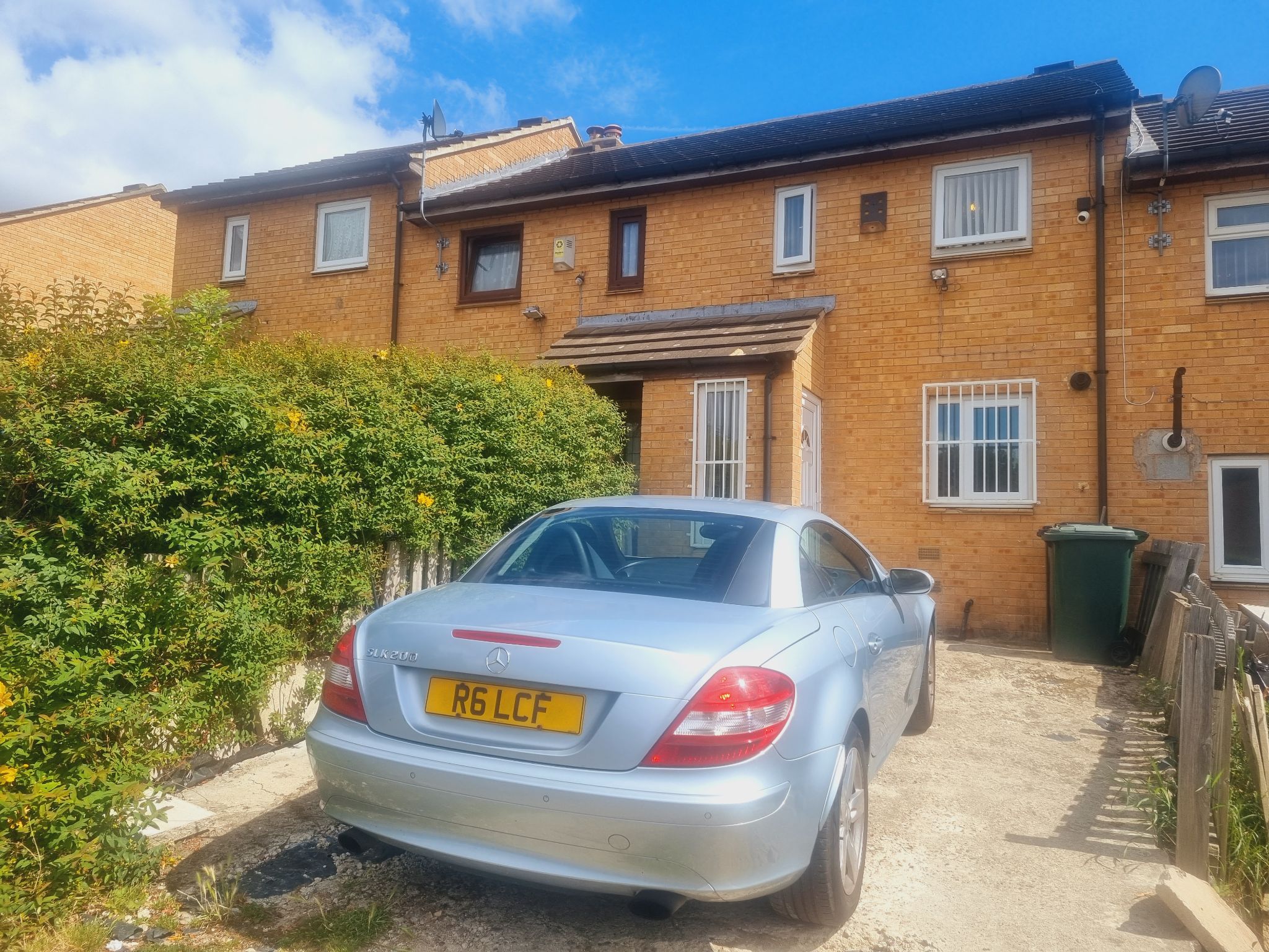 2 bedroom town house Sale Agreed in Bradford - Photograph 1.