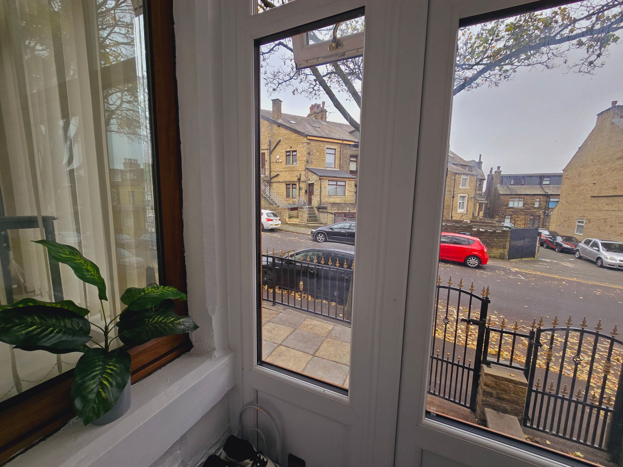 5 bedroom mid terraced house For Sale in Bradford - Property photograph.