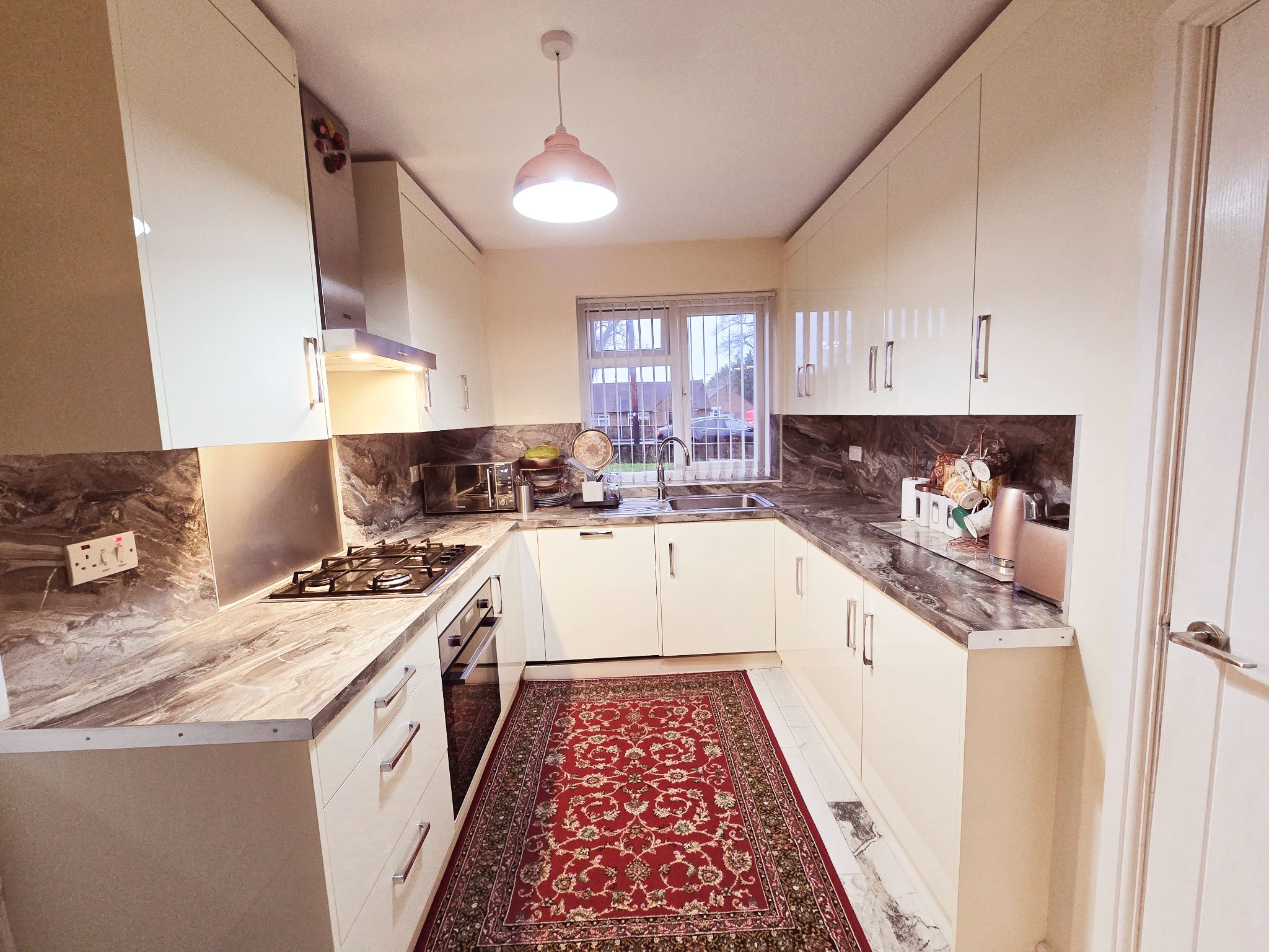 4 bedroom detached house For Sale in Bradford - Property photograph.