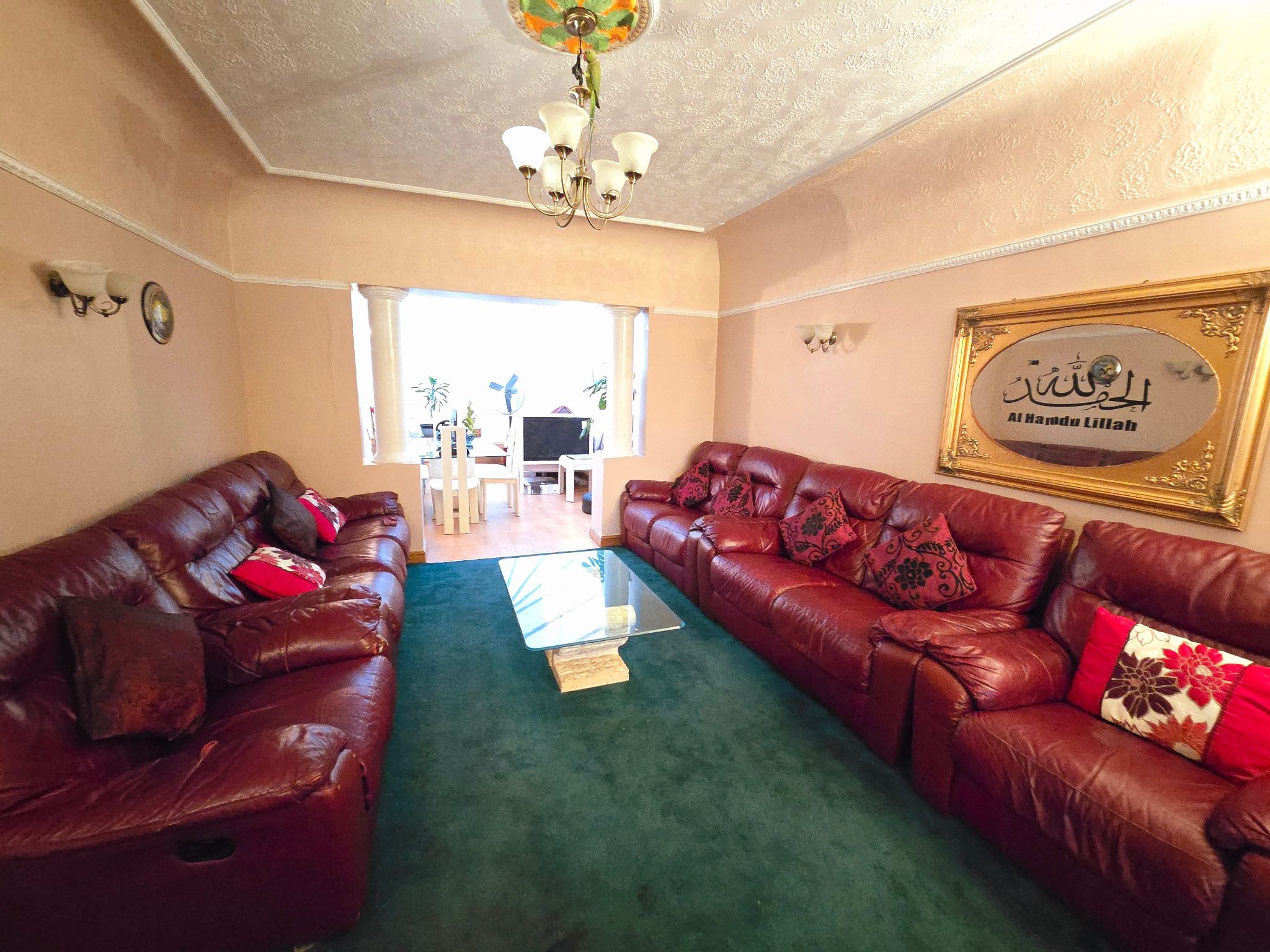 4 bedroom semi-detached house For Sale in Leeds - Property photograph.