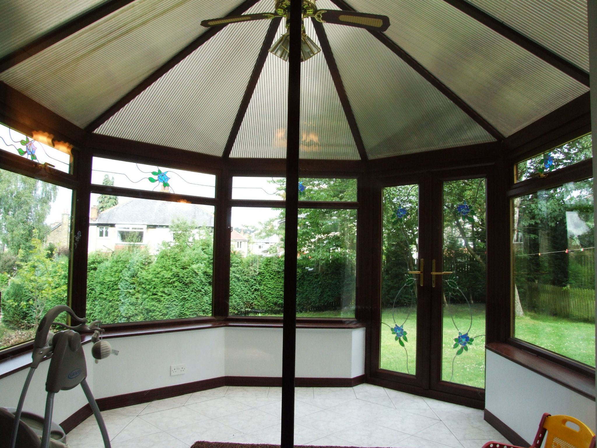4 bedroom detached house For Sale in Shipley - Property photograph.