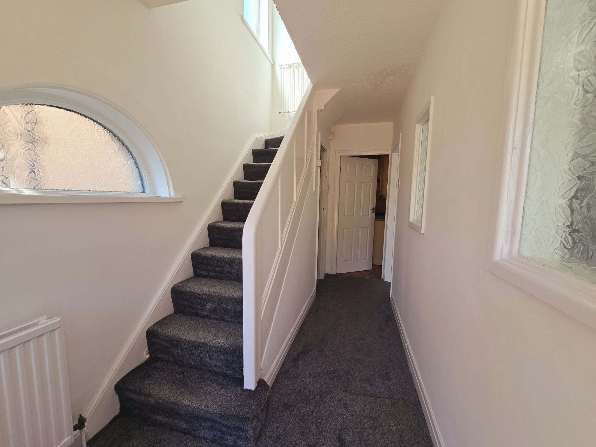 5 bedroom detached house To Let in Bradford - Property photograph.