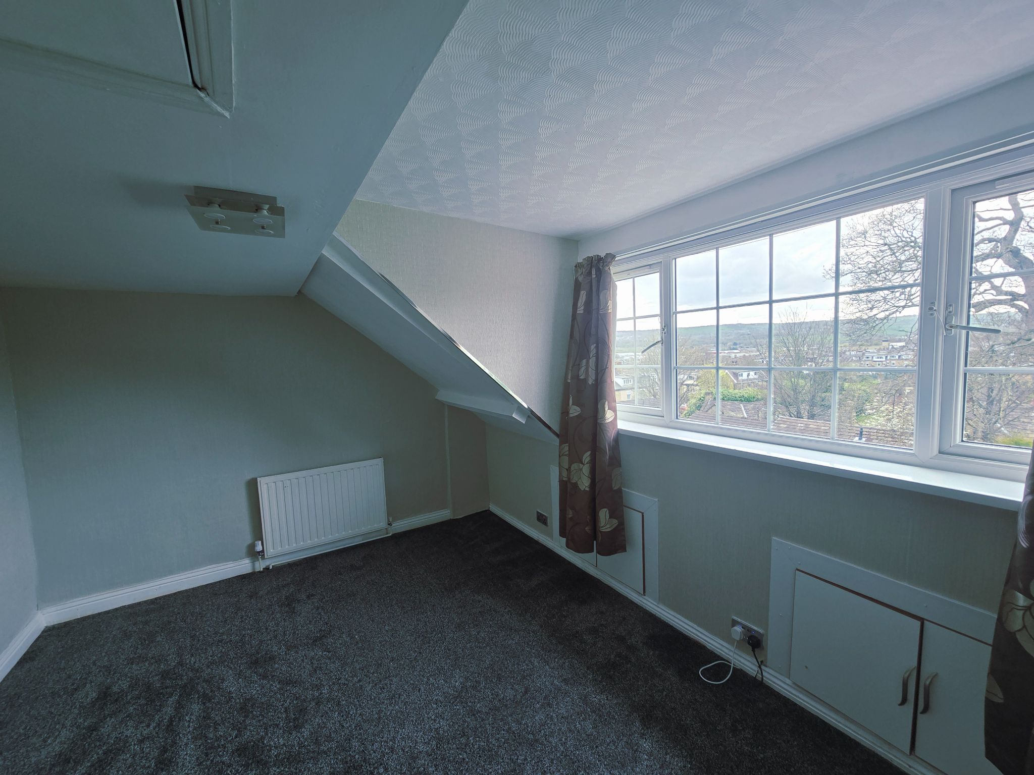  - Photograph 36