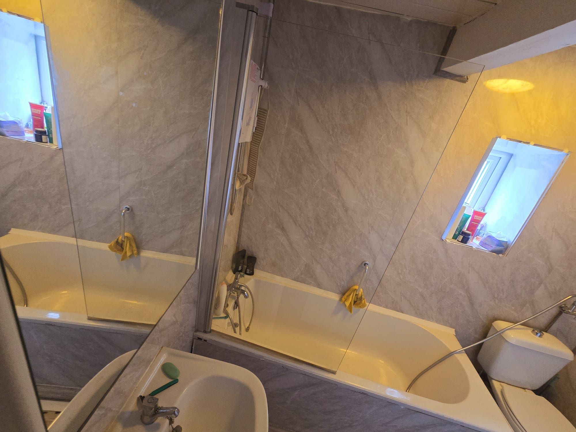  - Flat 1 -Bathroom