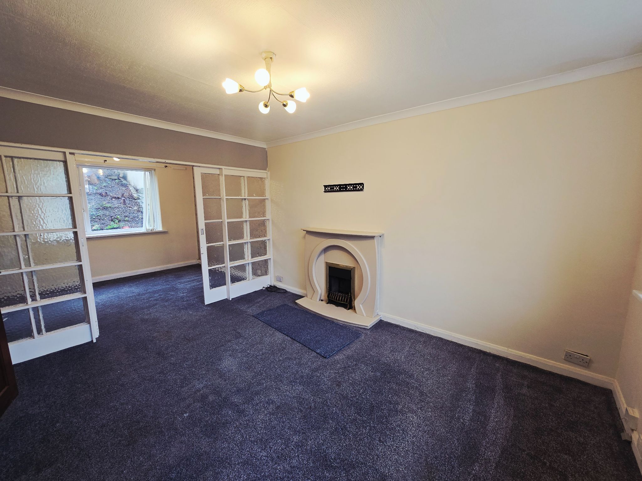 3 bedroom semi-detached house For Sale in Bradford - Property photograph.