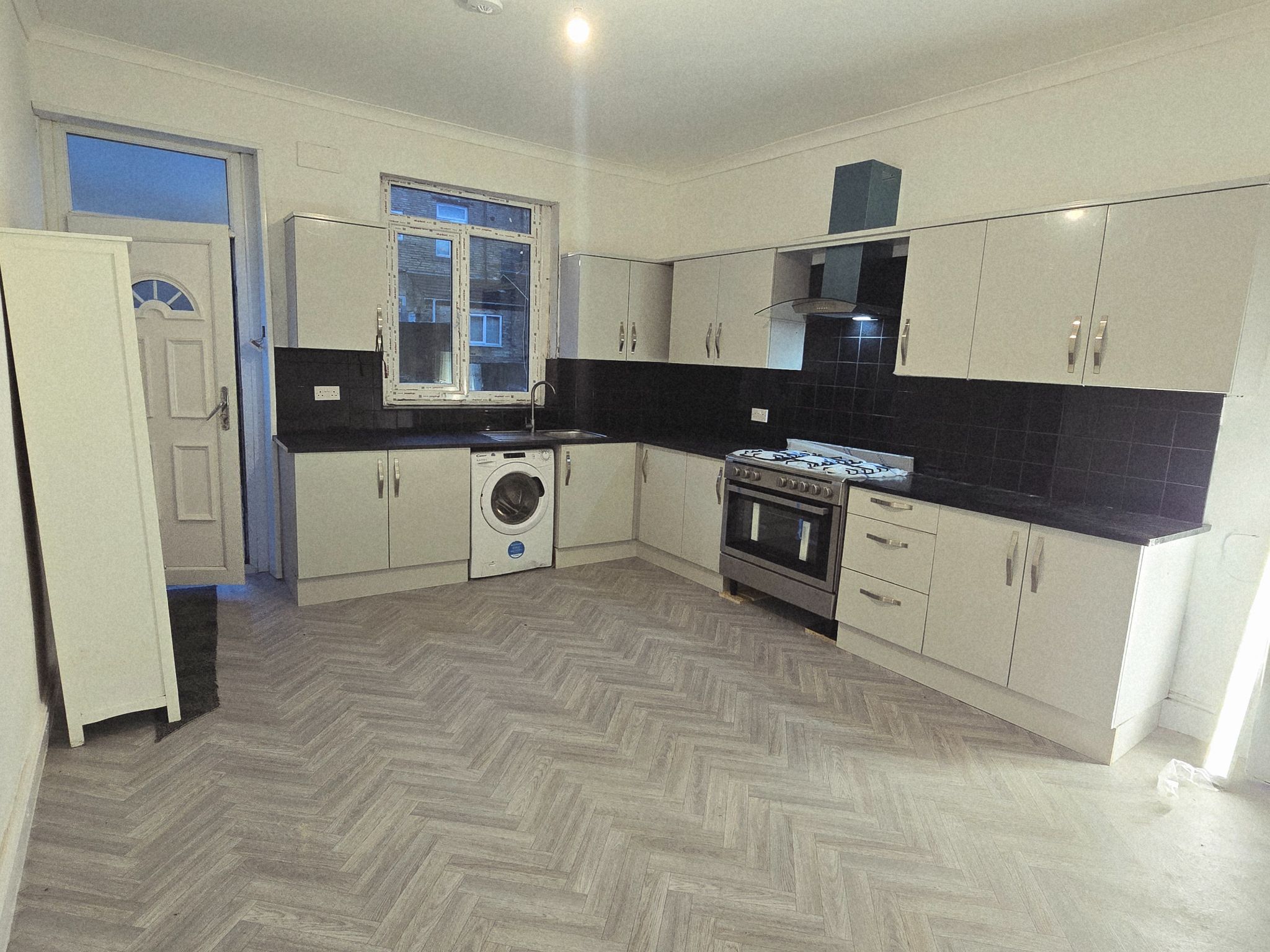  - Large Dining Kitchen