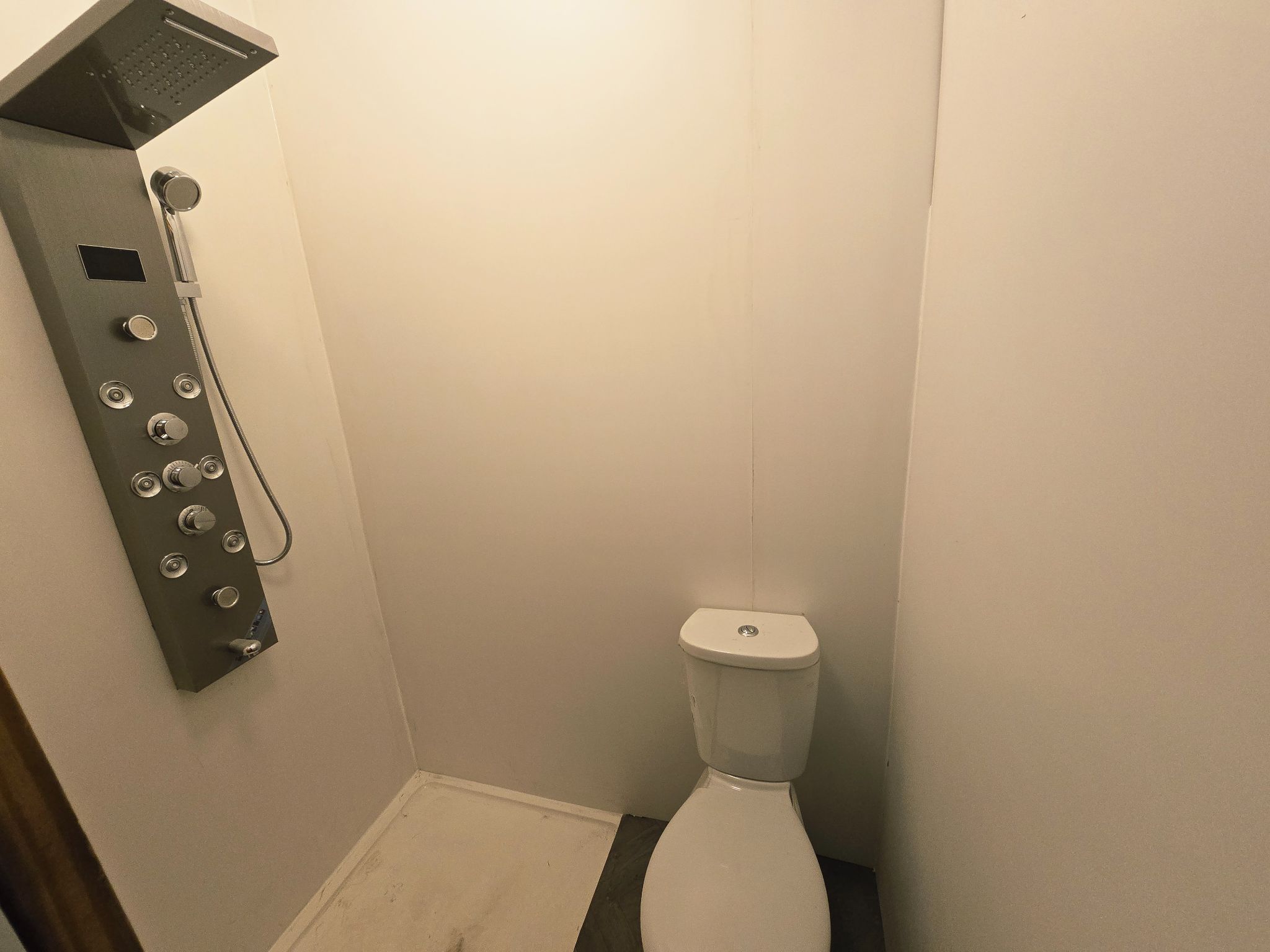  - Bedroom 4 ensuite