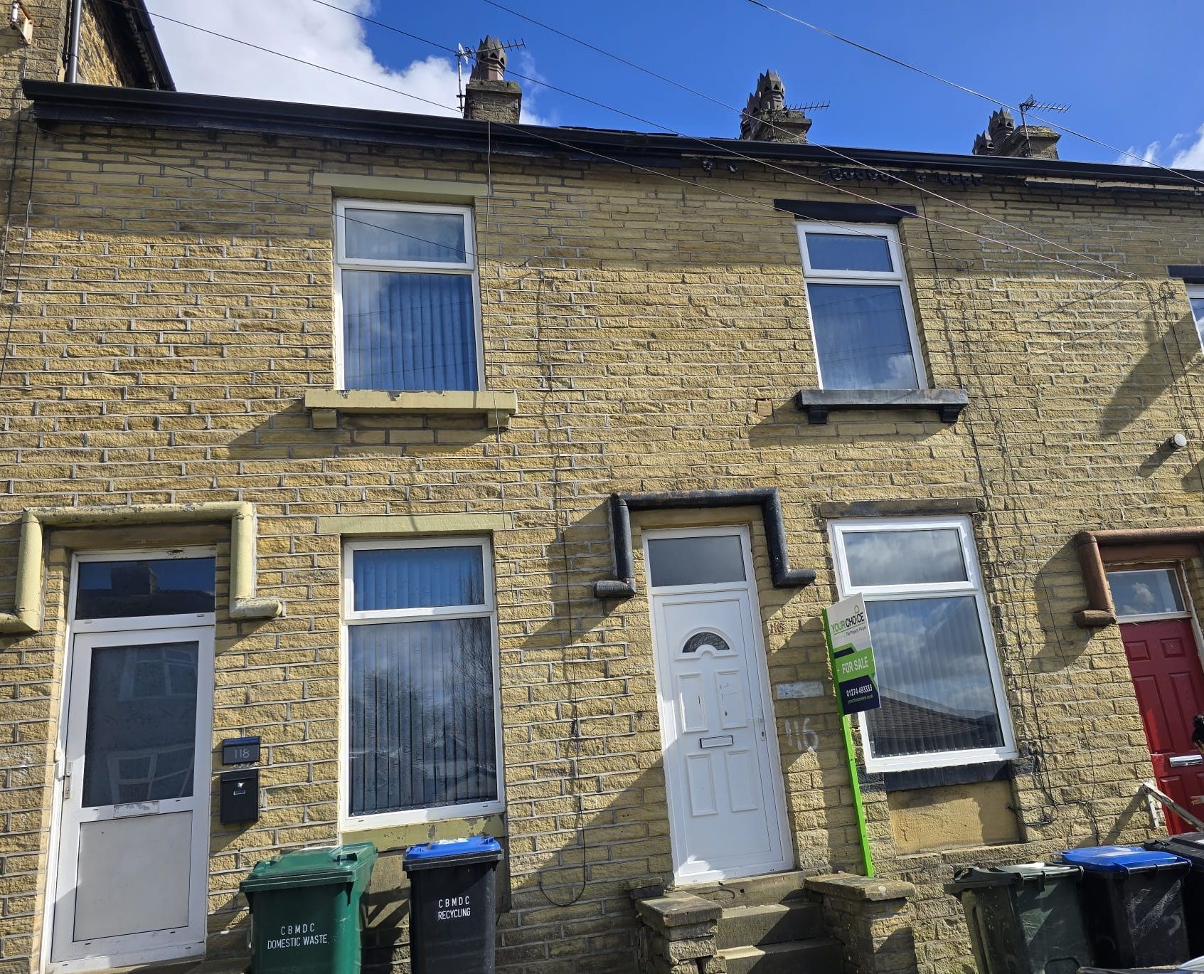 2 bedroom mid terraced house For Sale in Bradford - Photograph 1.