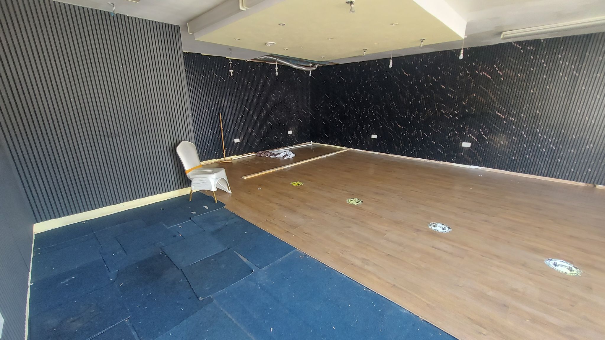 Shop To Let in Bradford - Property photograph.
