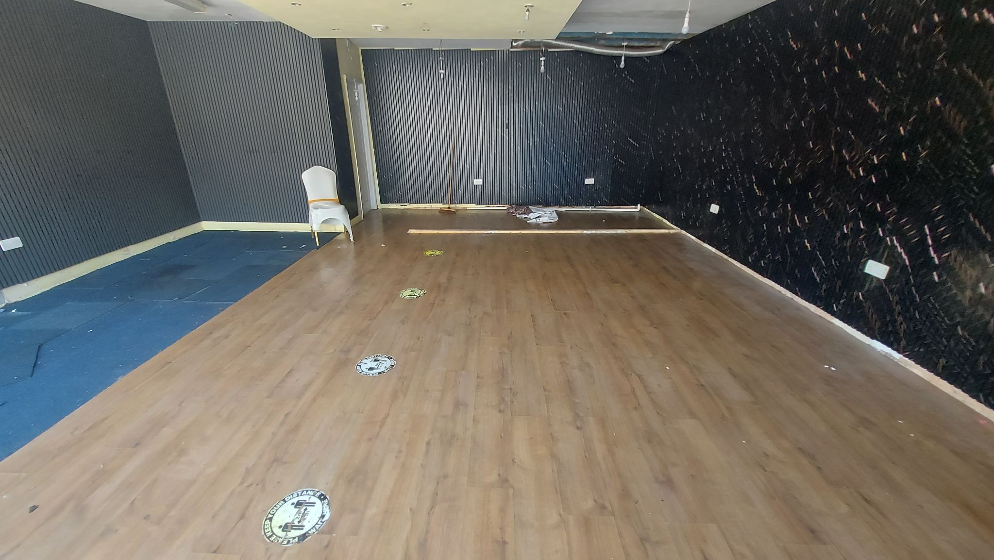 Shop To Let in Bradford - Property photograph.