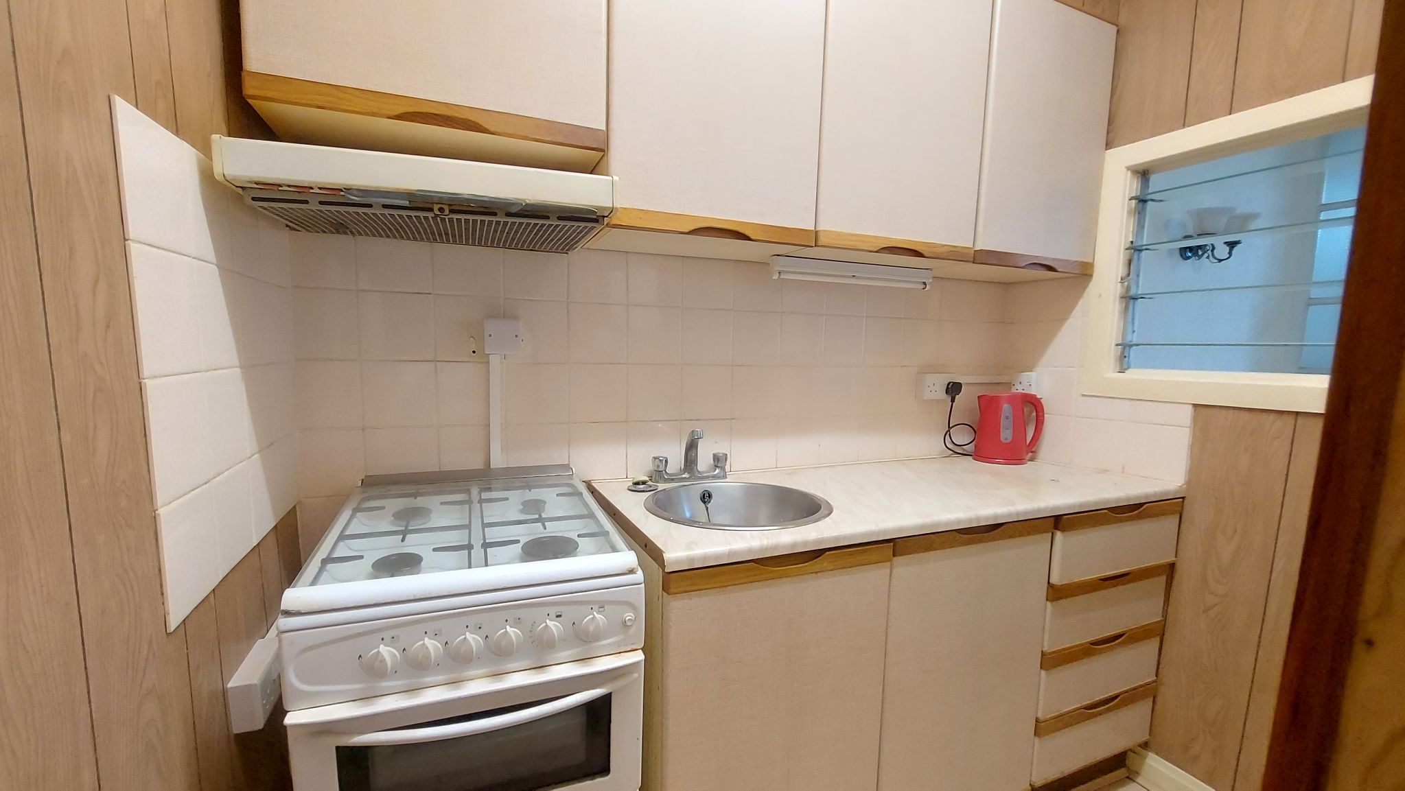 2 bedroom mid terraced house To Let in Bradford - Property photograph.