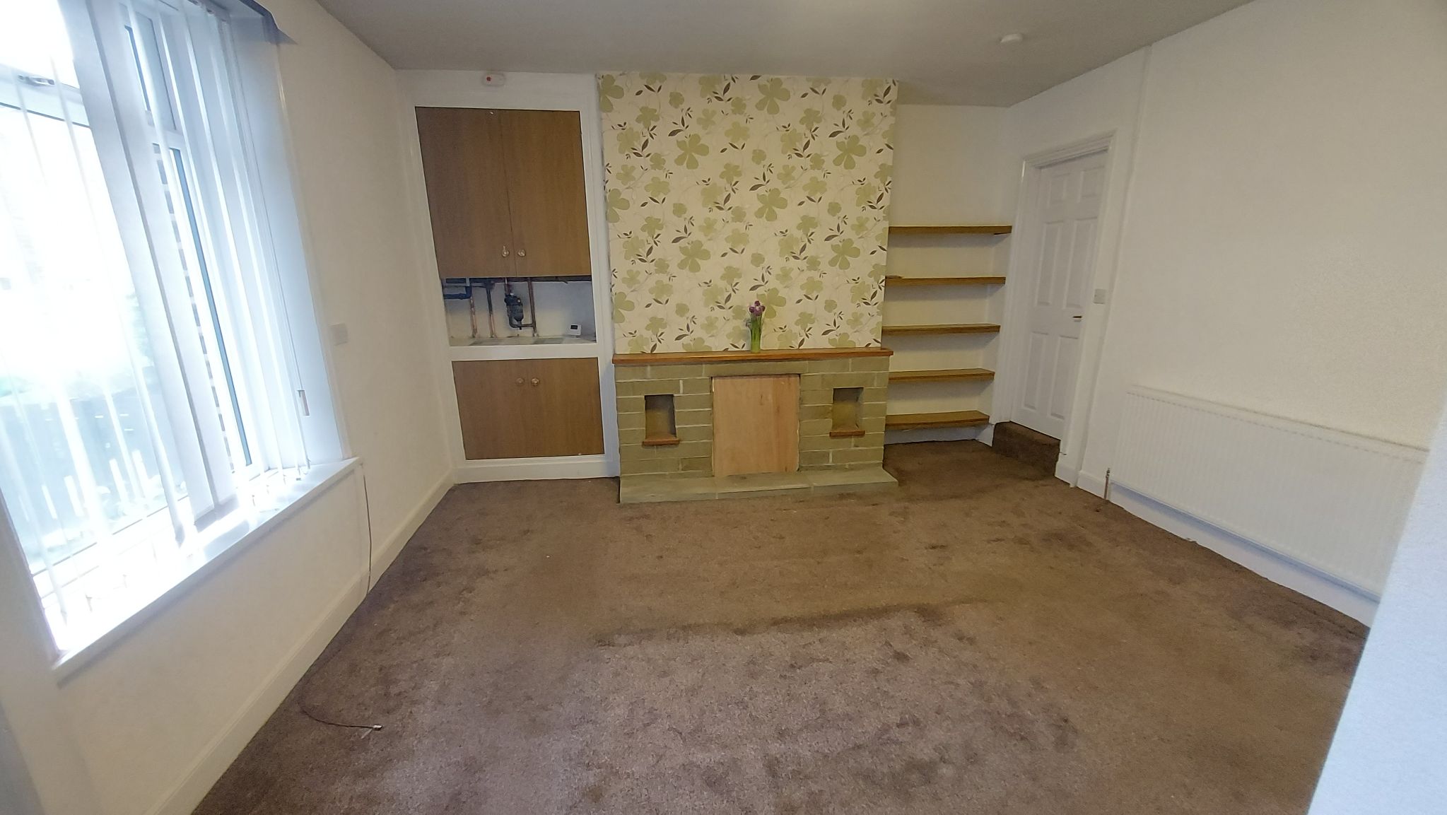 2 bedroom mid terraced house To Let in Bradford - Property photograph.