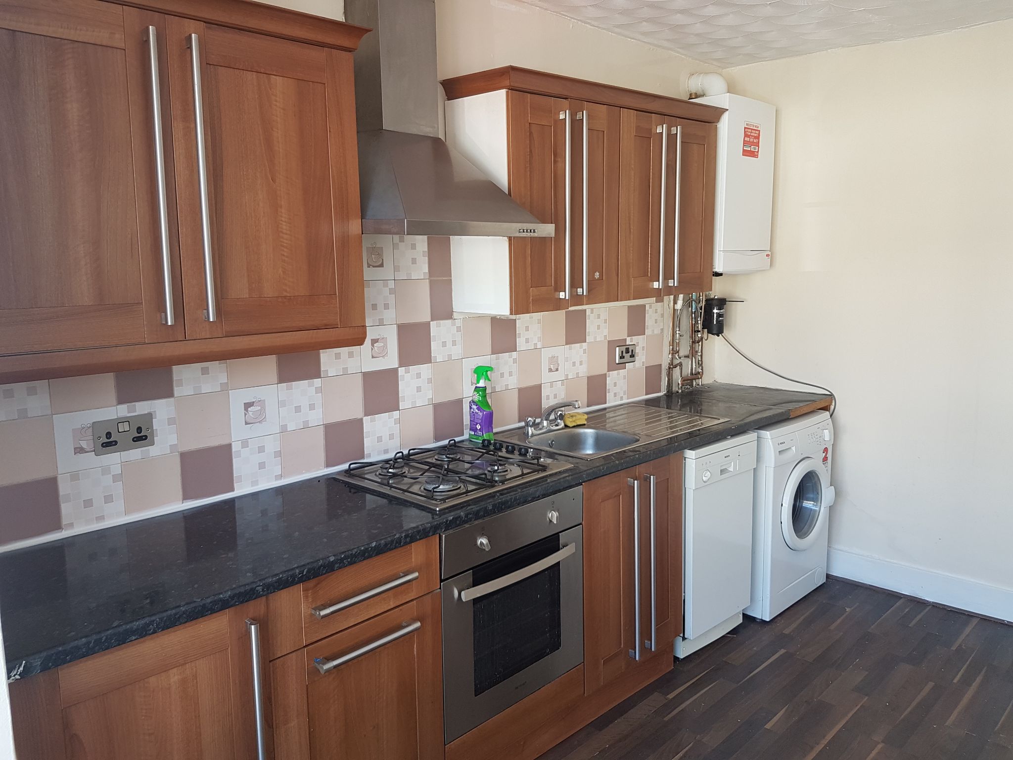 3 bedroom apartment flat/apartment To Let in High Wycombe - Photograph 4.