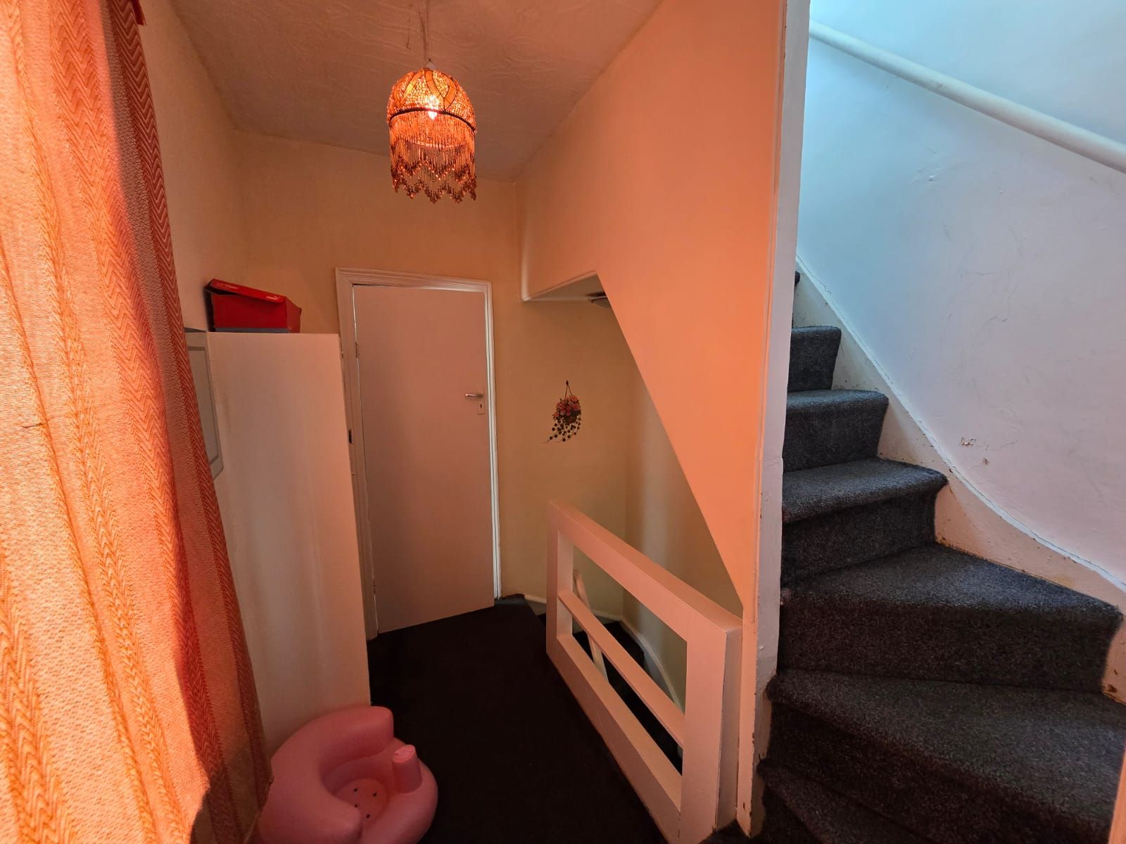 2 bedroom end terraced house For Sale in Bradford - Property photograph.