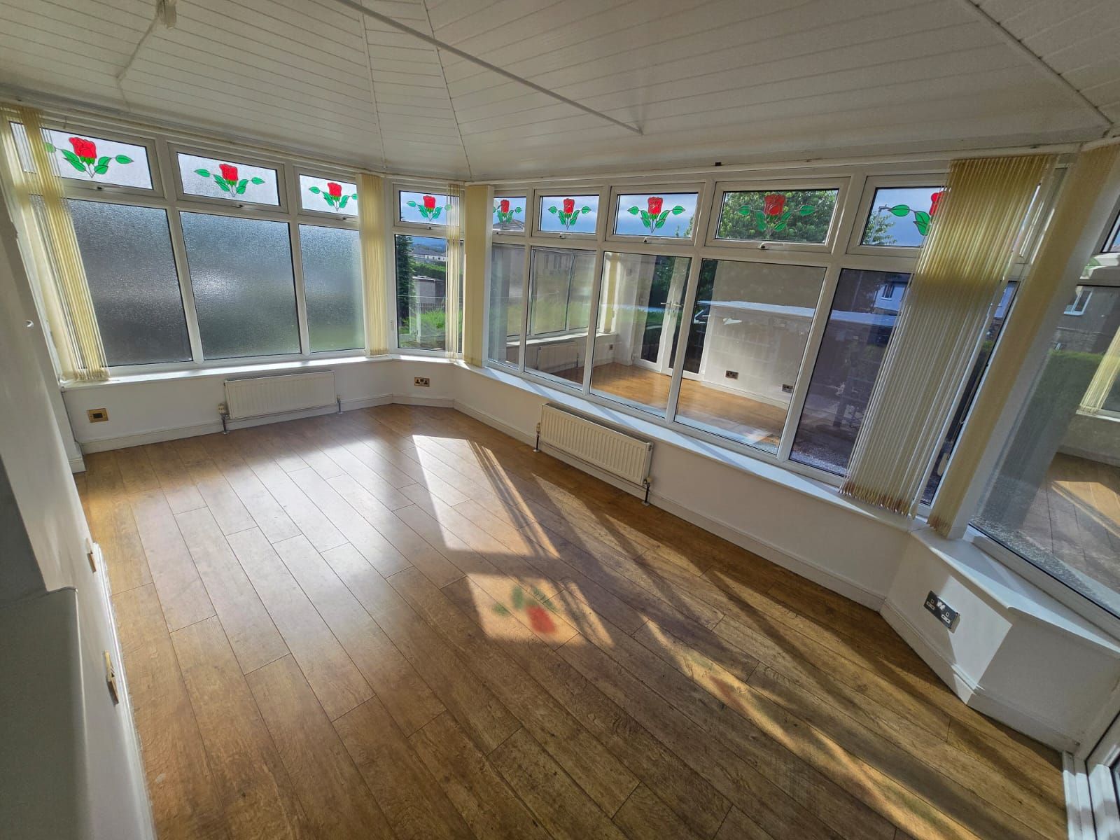 3 bedroom semi-detached house To Let in Shipley - Property photograph.