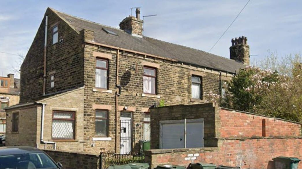 3 bedroom end terraced house To Let in Bradford - Property photograph.