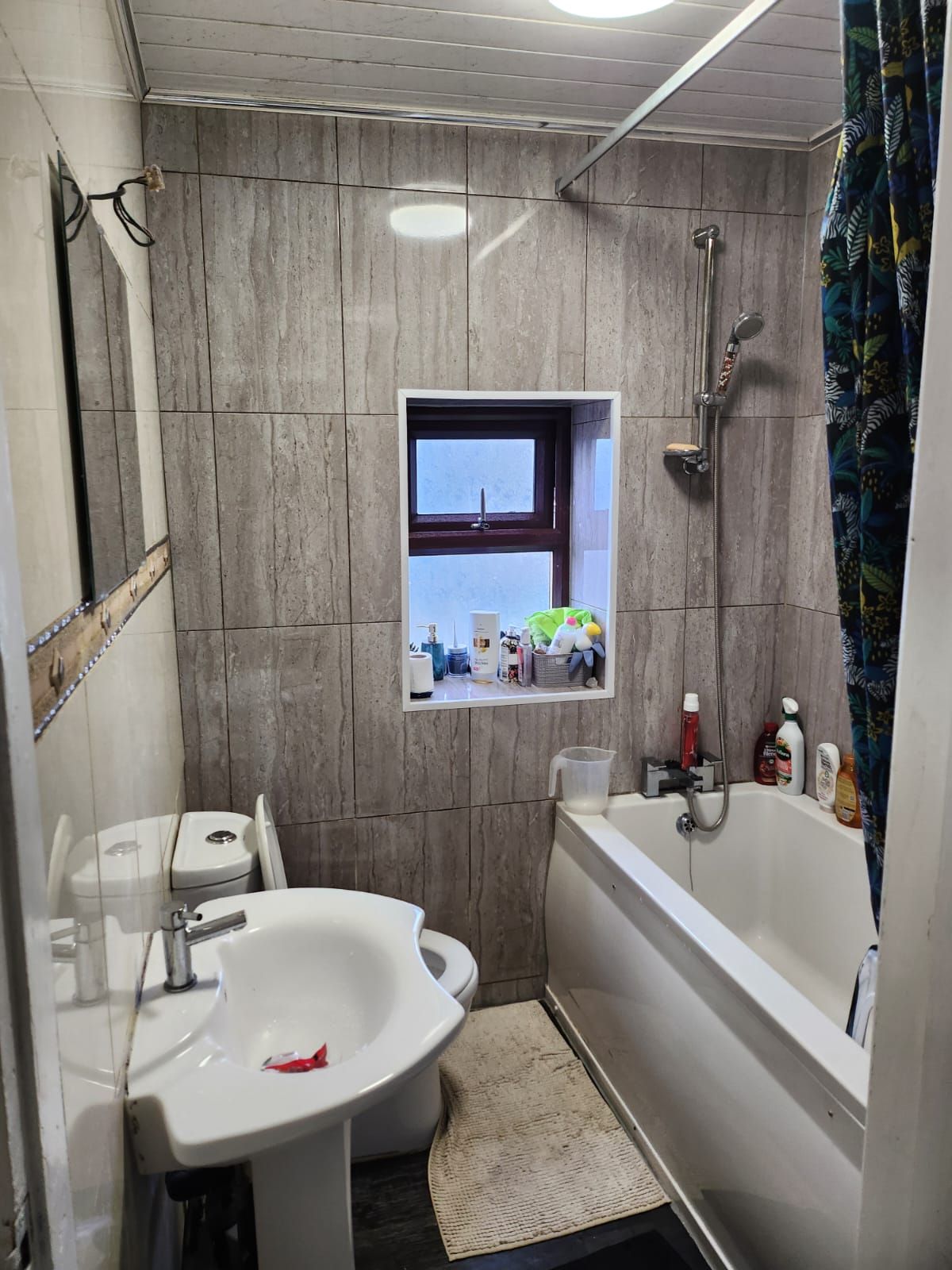 3 bedroom end terraced house To Let in Bradford - Property photograph.
