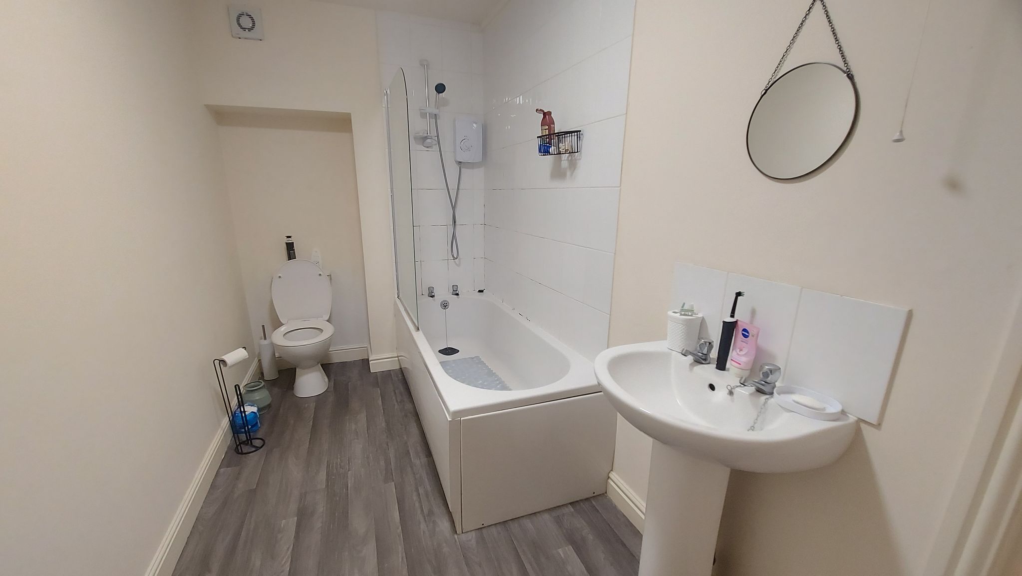 1 bedroom ground floor flat/apartment To Let in Bradford - Property photograph.