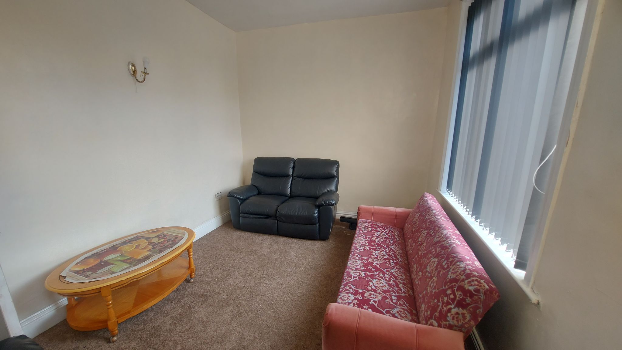 4 bedroom end terraced house To Let in Bradford - Property photograph.