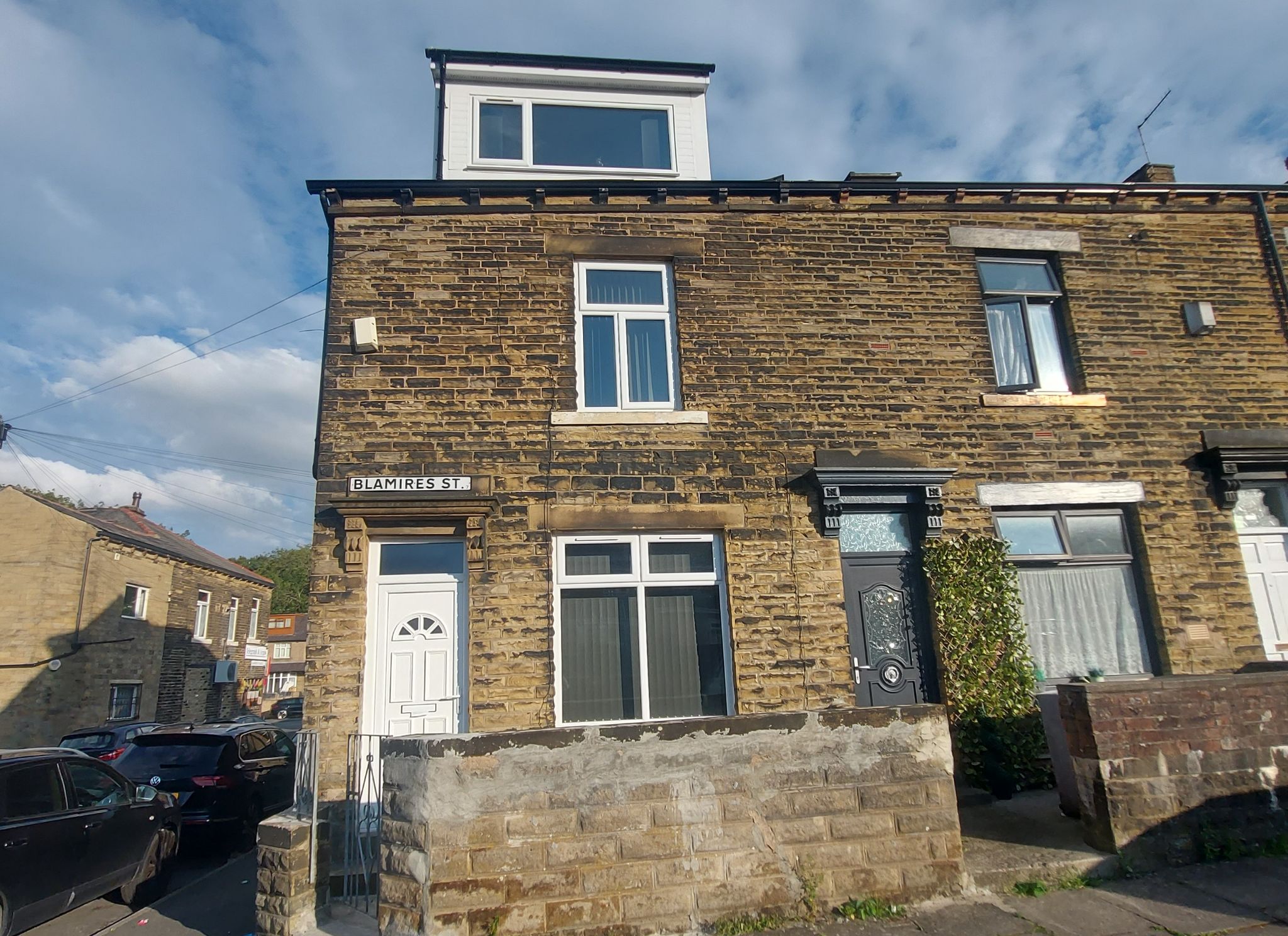 3 bedroom end terraced house To Let in Bradford - Property photograph.