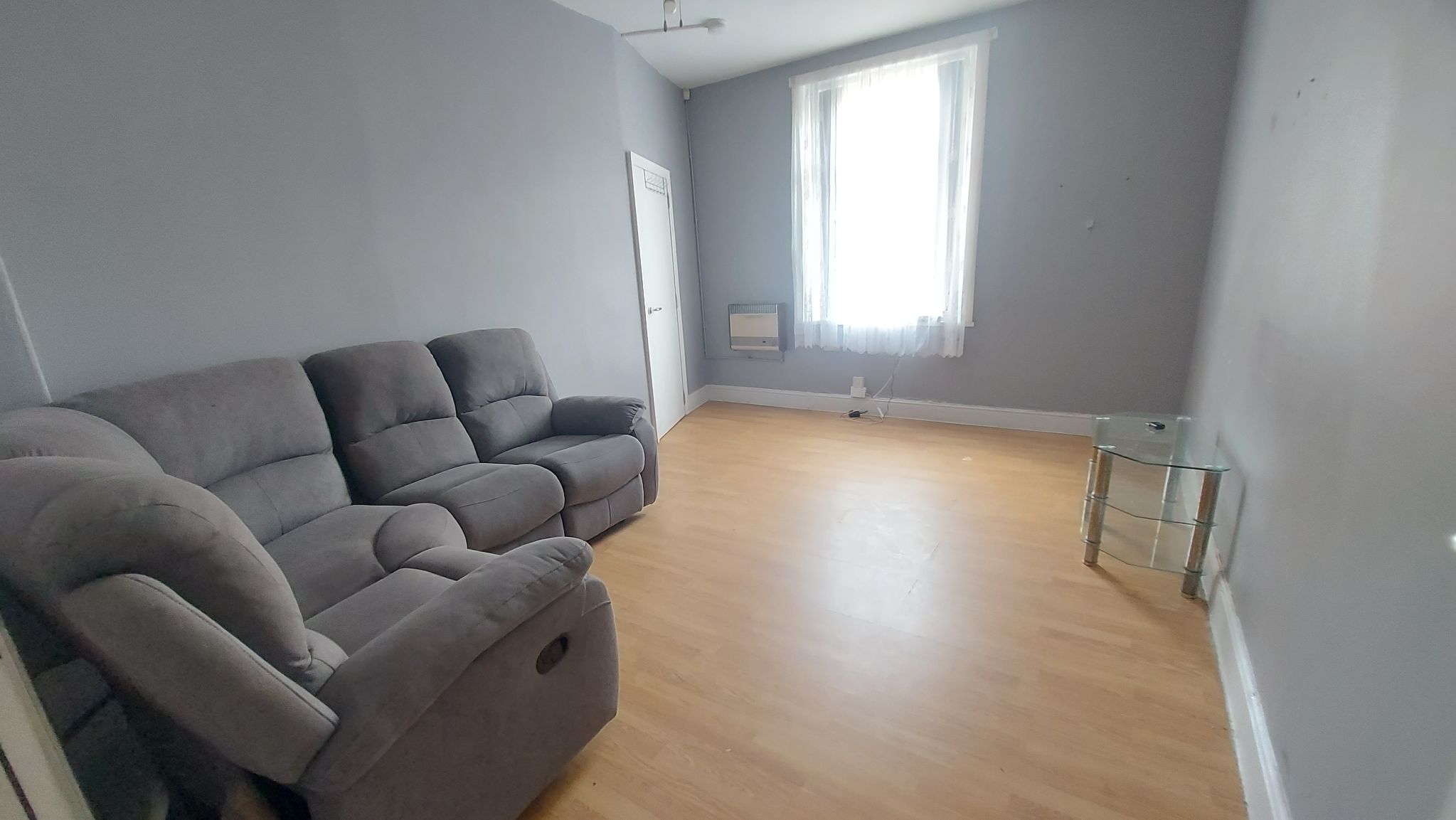 4 bedroom mid terraced house To Let in Bradford - Property photograph.