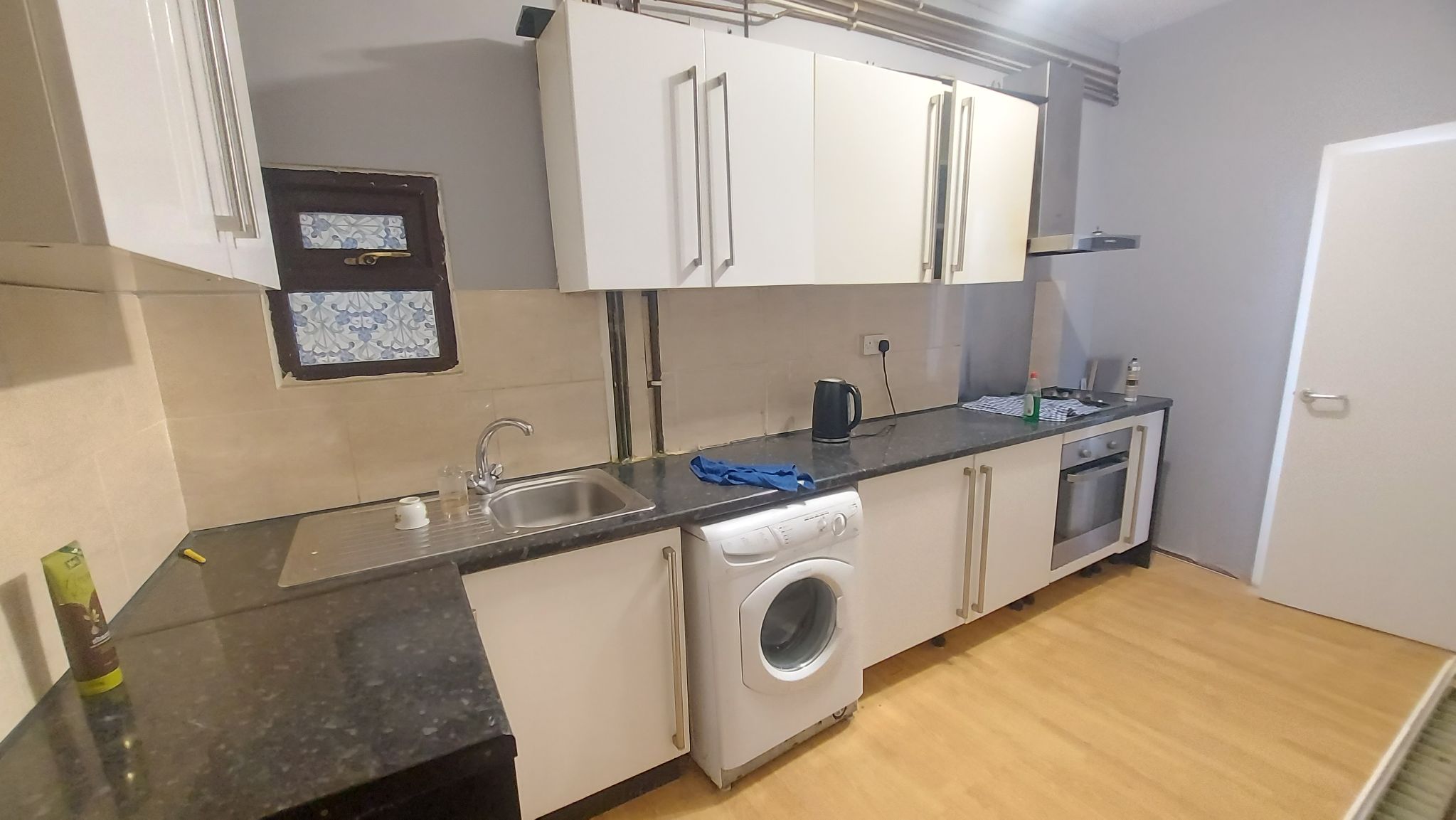 4 bedroom mid terraced house To Let in Bradford - Property photograph.