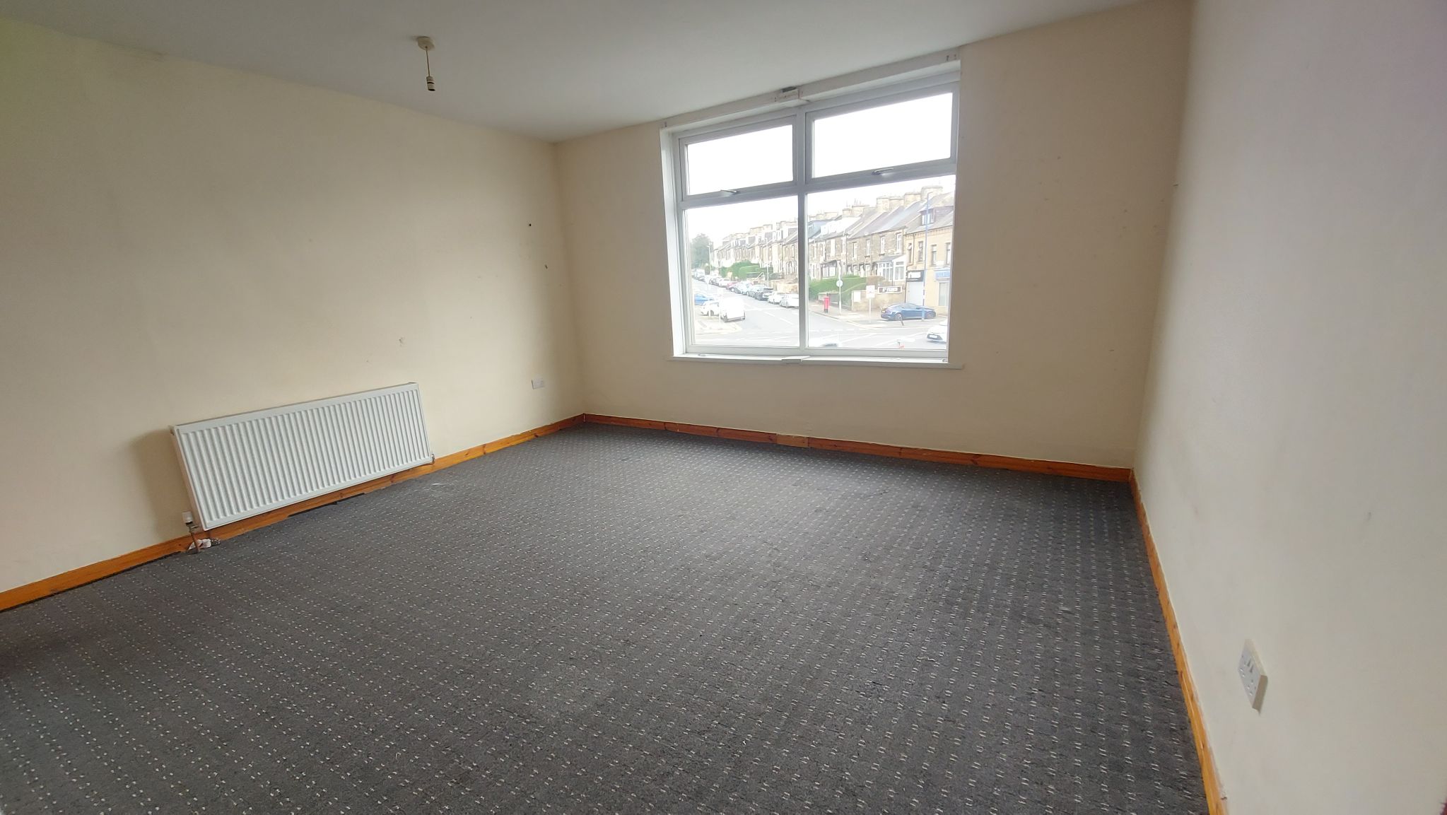 3 bedroom flat flat/apartment To Let in Bradford - Property photograph.