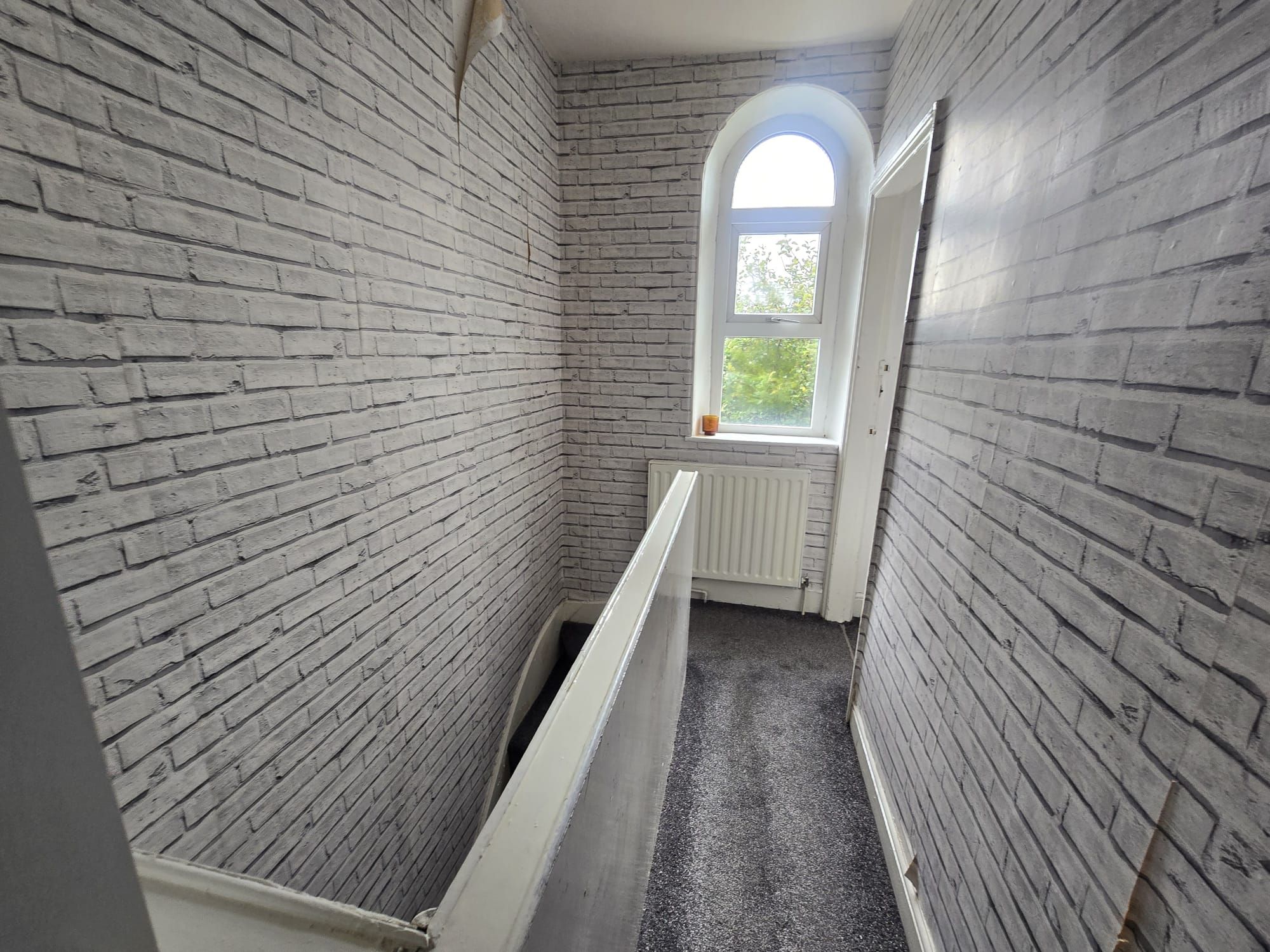 3 bedroom end terraced house For Sale in Bradford - Property photograph.