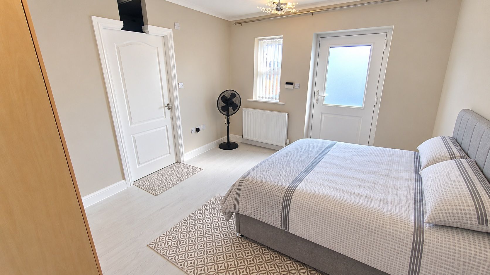 3 bedroom semi-detached bungalow To Let in Bradford - Property photograph.