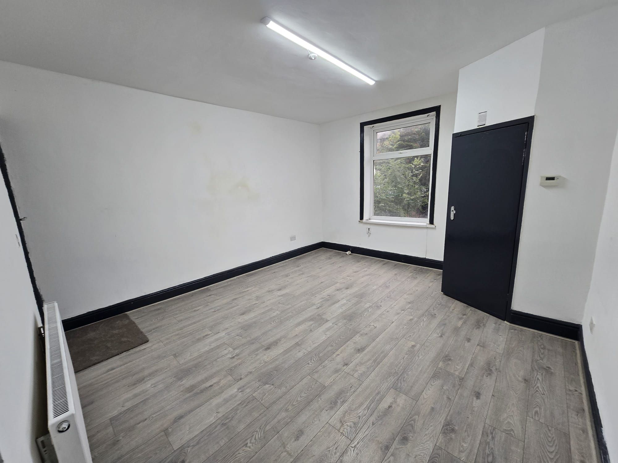 3 bedroom mid terraced house For Sale in Bradford - Property photograph.