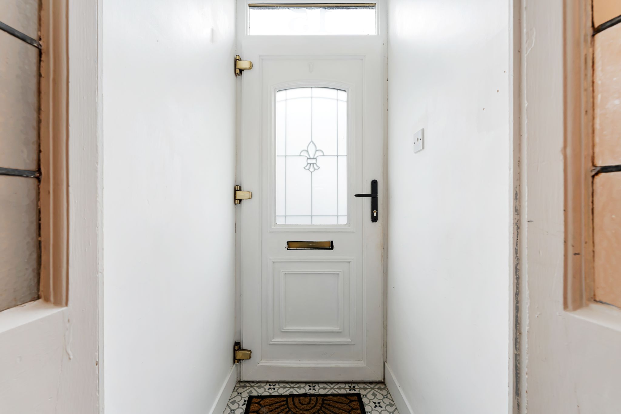 3 bedroom mid terraced house For Sale in Bolton - Photograph 4.
