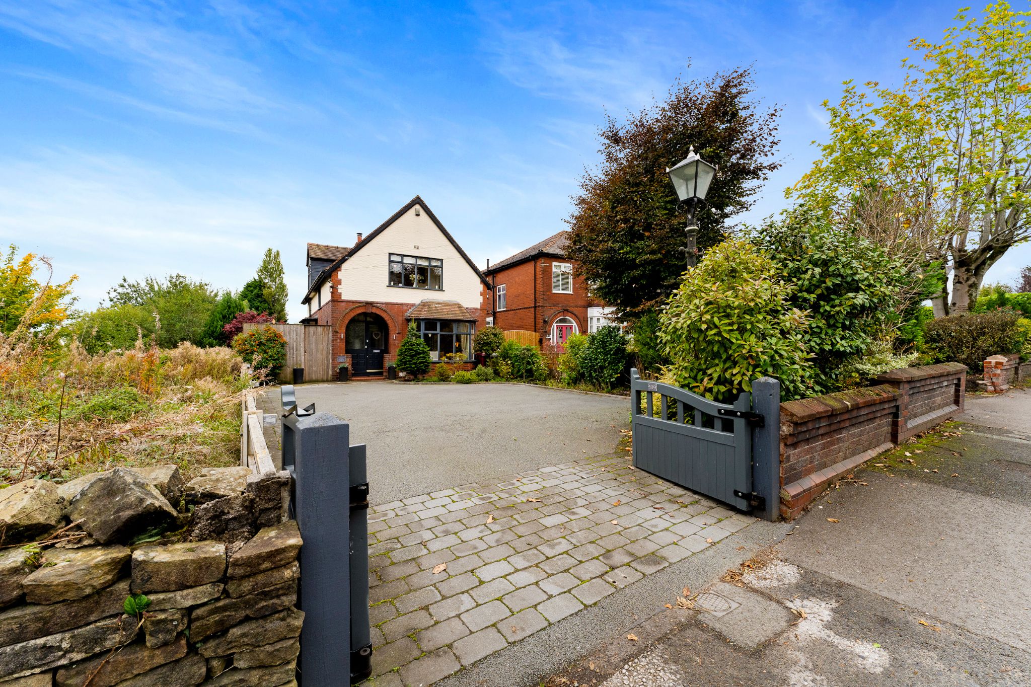3 bedroom detached house Sale Agreed in Bolton - Photograph 2.