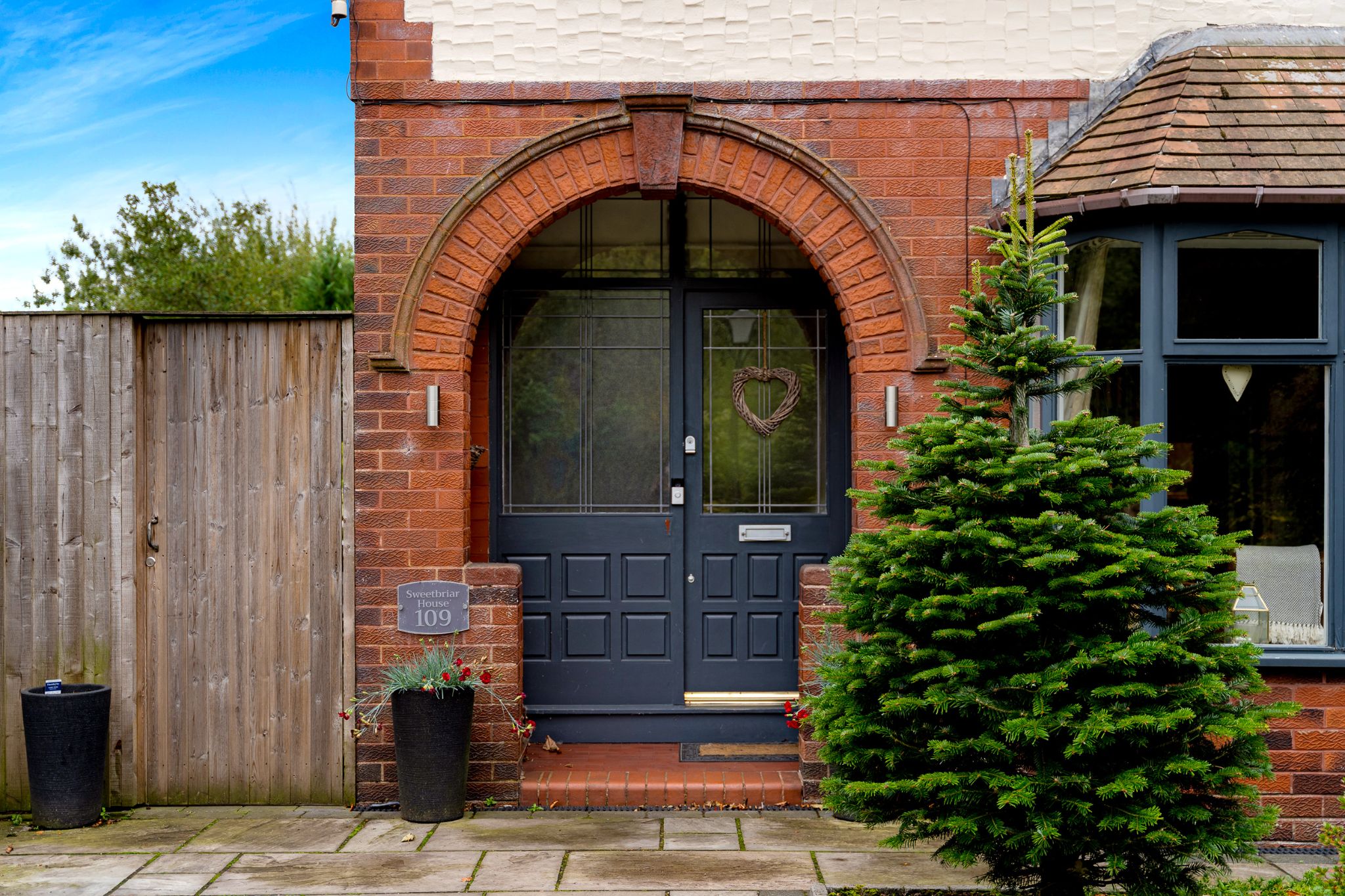 3 bedroom detached house Sale Agreed in Bolton - Photograph 4.