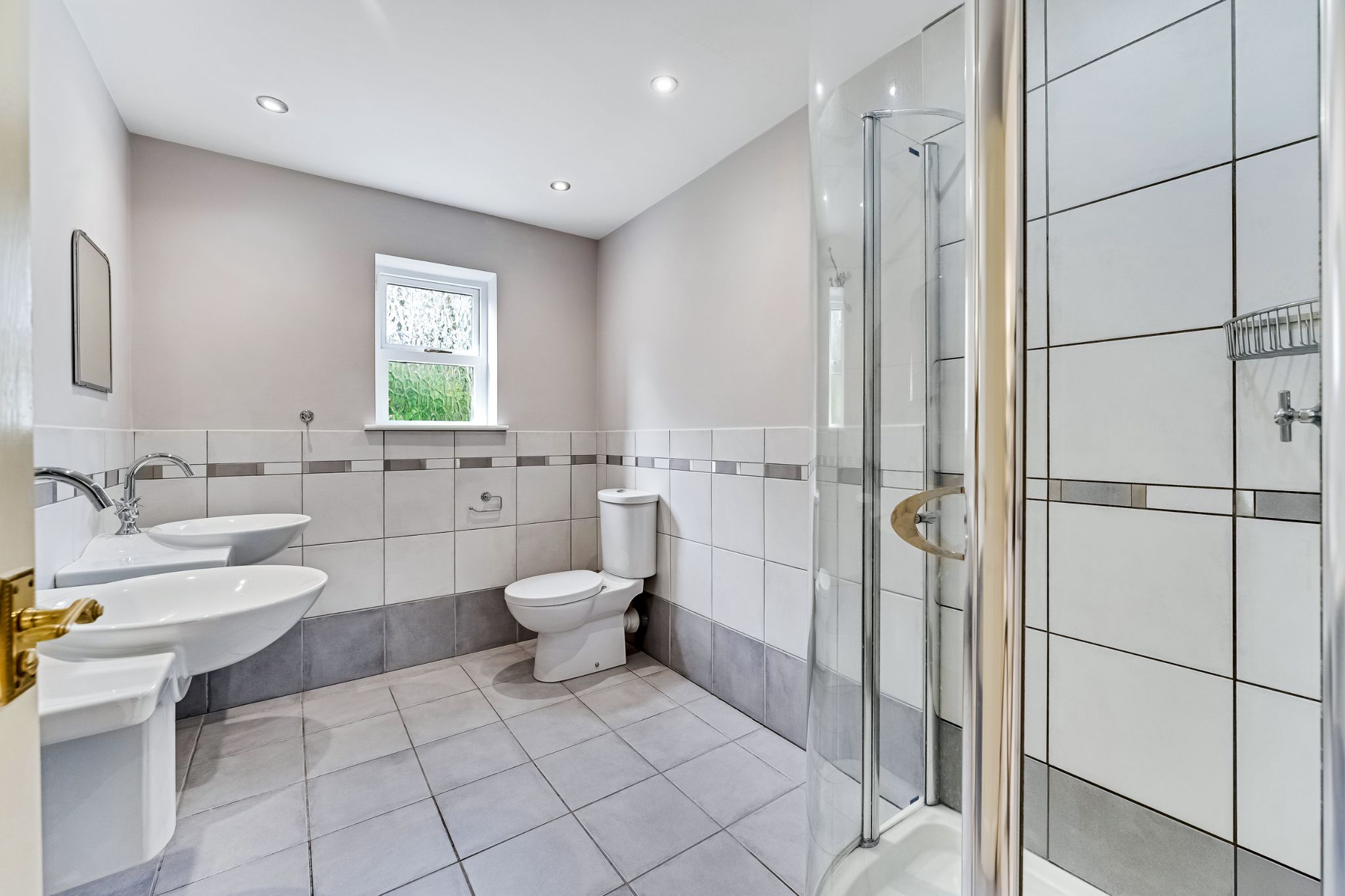 4 bedroom detached house Sale Agreed in Bolton - Photograph 4.