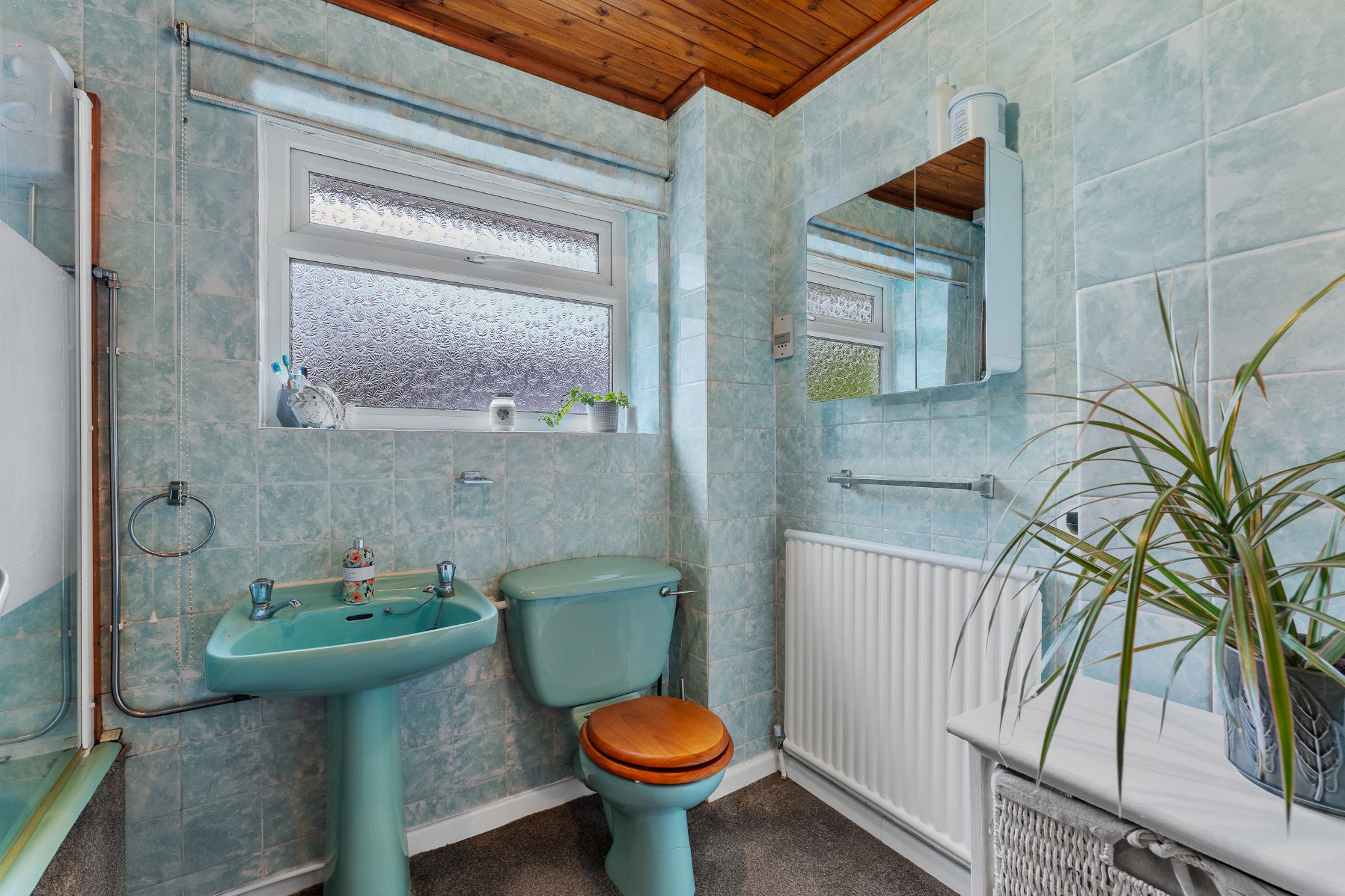 4 bedroom detached house For Sale in Bolton - Photograph 29.