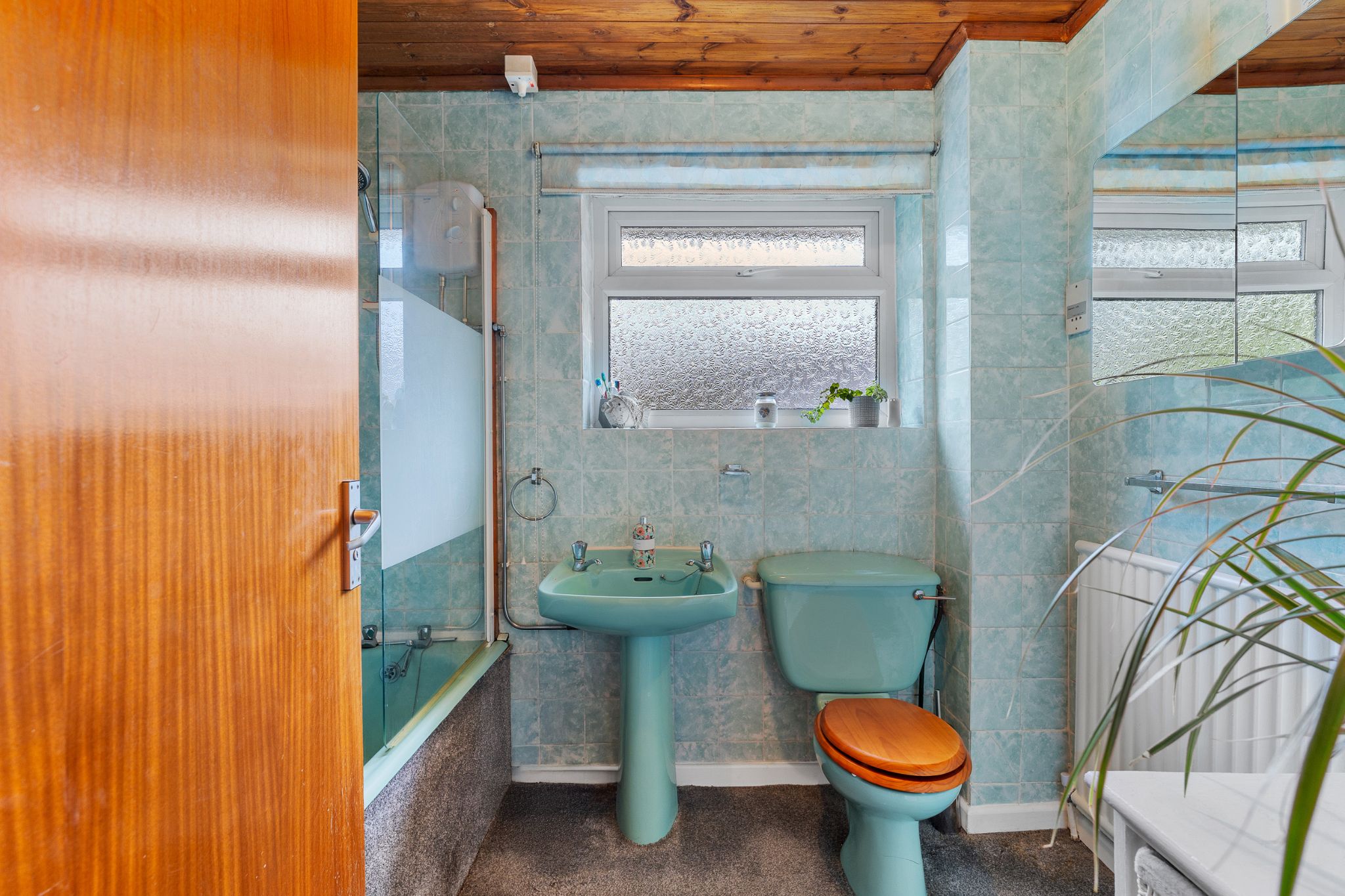 4 bedroom detached house For Sale in Bolton - Photograph 28.