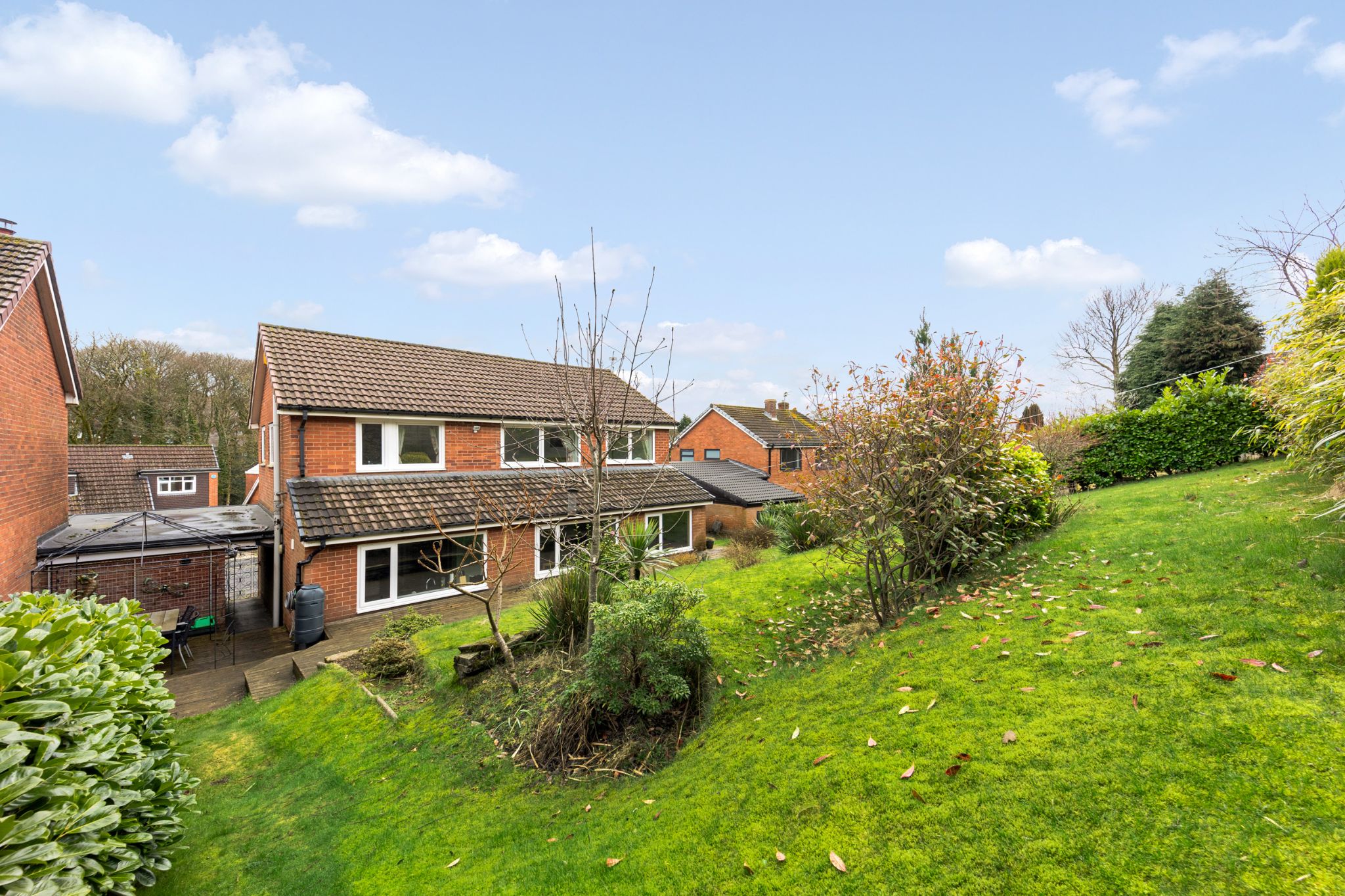 4 bedroom link detached house Sale Agreed in Bolton - Photograph 38.